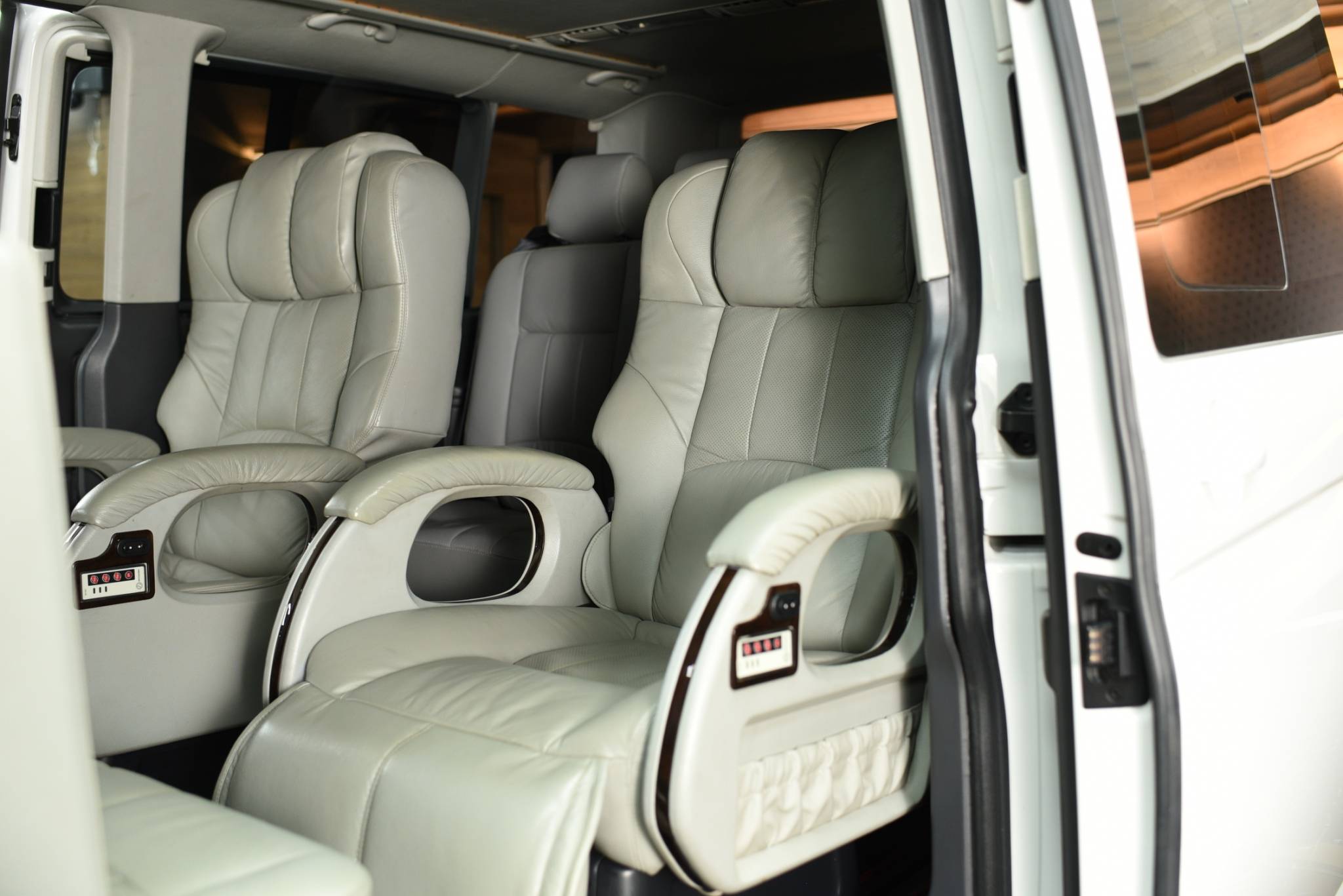2014 Volksawagen Caravelle 2.0TDi Facelift 11 ที่นังแท้ - Image 7