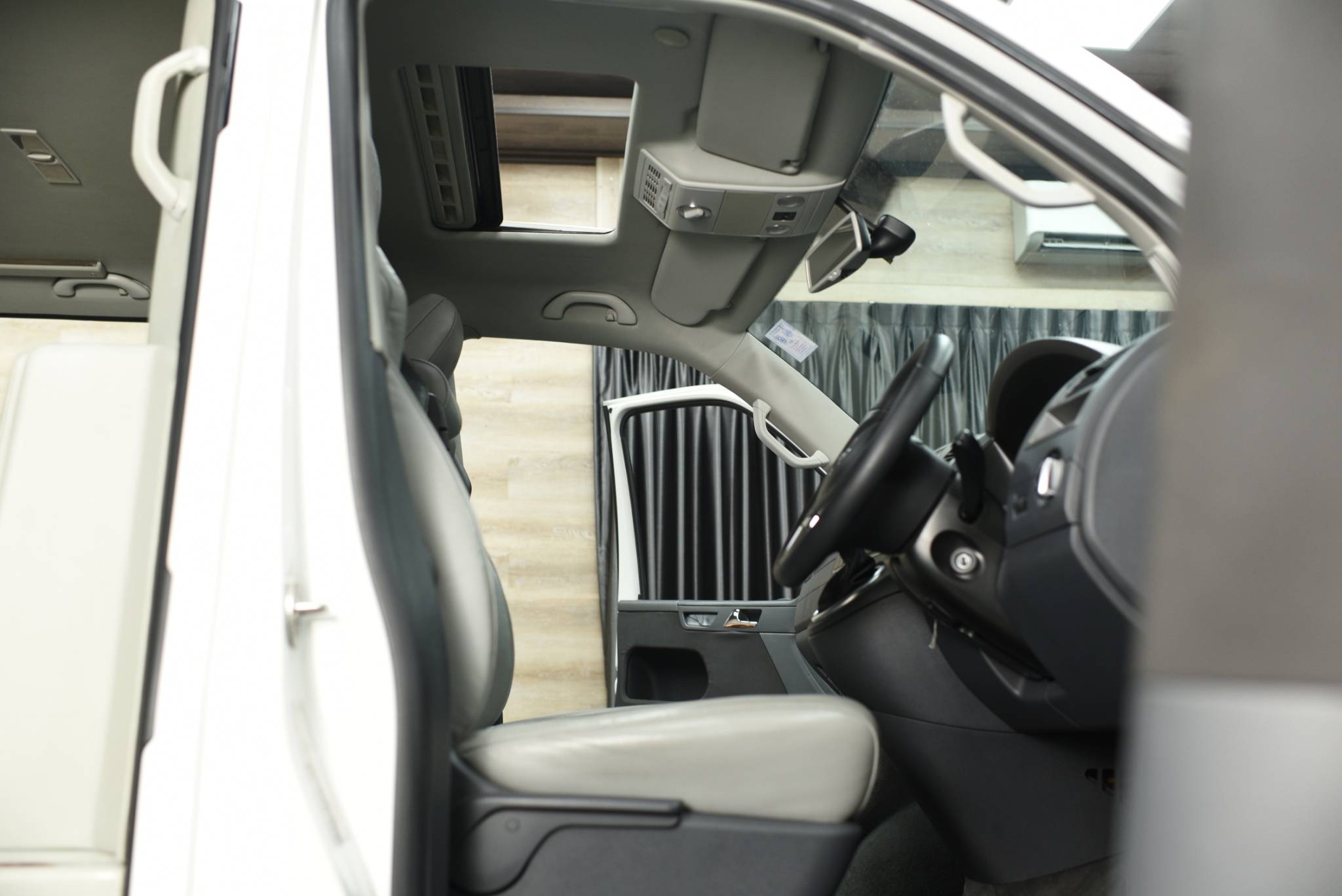 2014 Volksawagen Caravelle 2.0TDi Facelift 11 ที่นังแท้ - Image 8