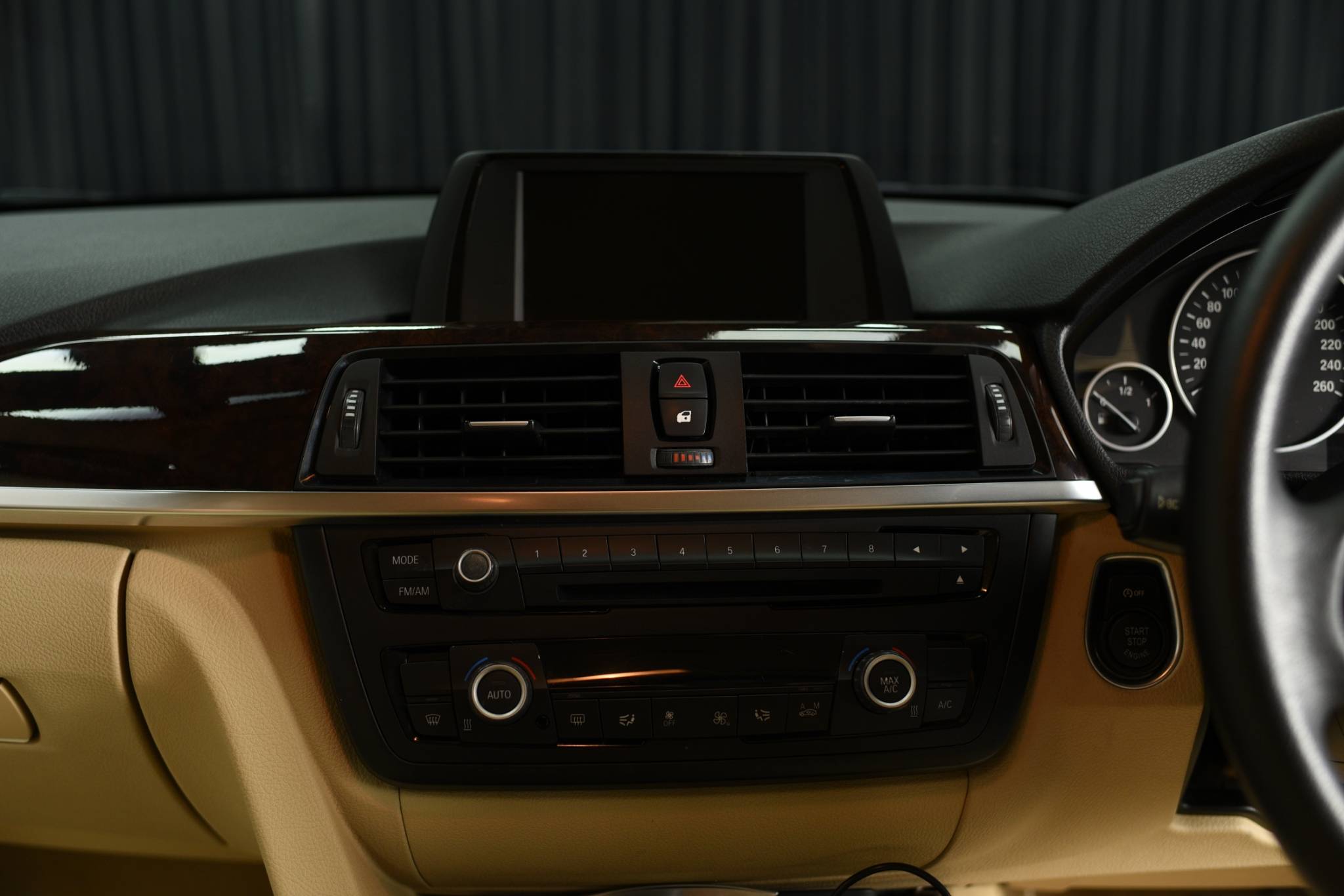 2014 BMW 320I (F30) LCI - Image 7