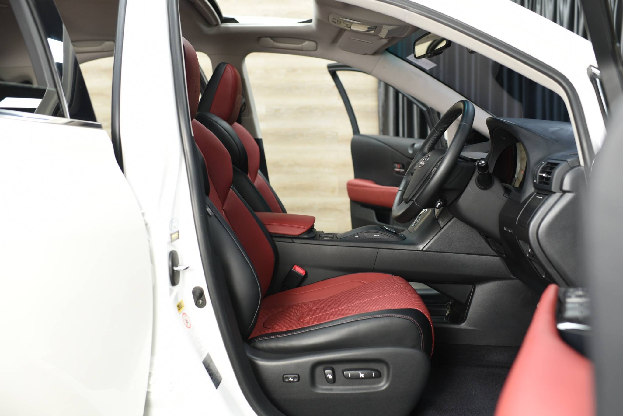 2011 Lexus RX270 Sunroof เบาะ F sport หนัง nappa - Image 8