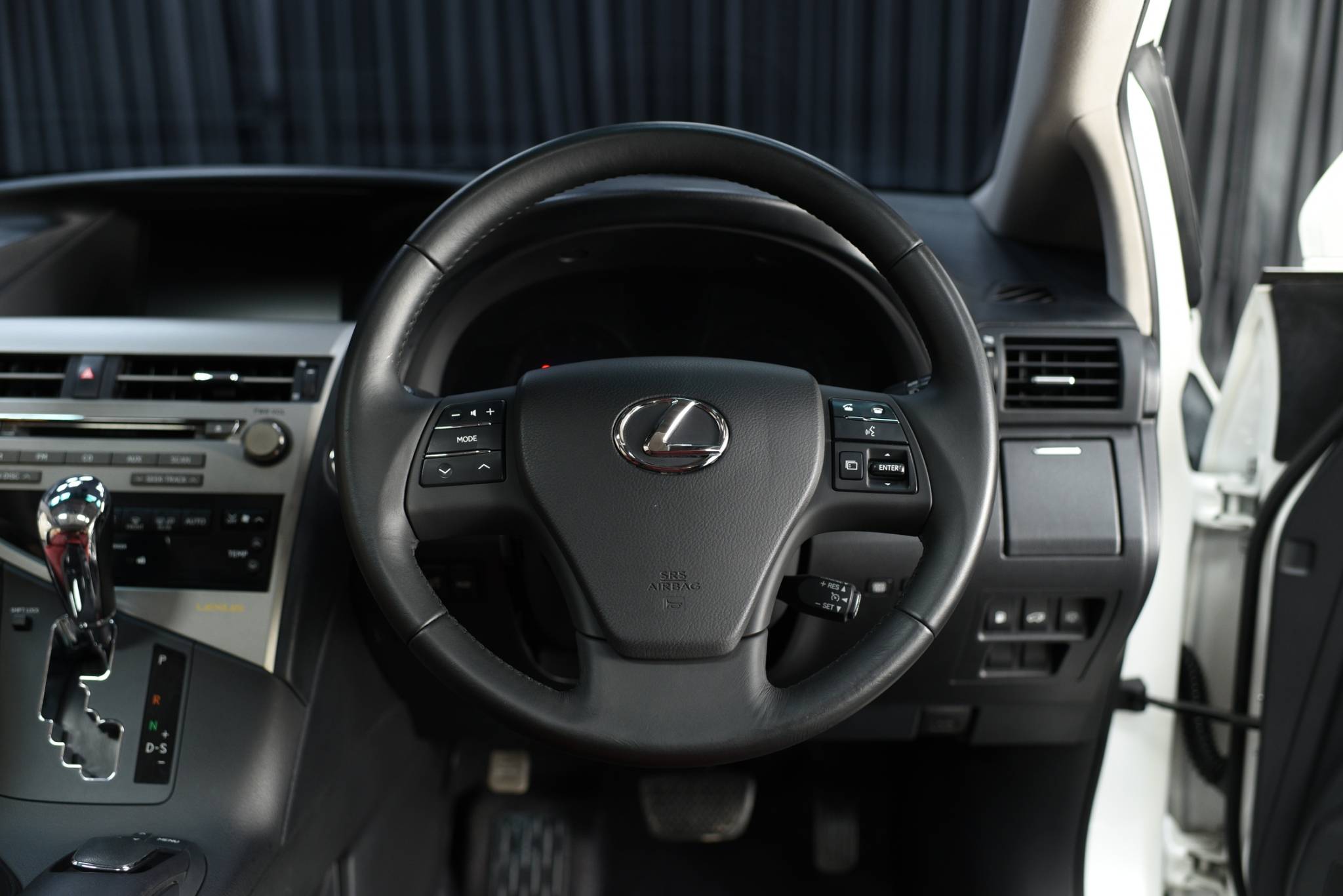 2011 Lexus RX270 Sunroof เบาะ F sport หนัง nappa - Image 9