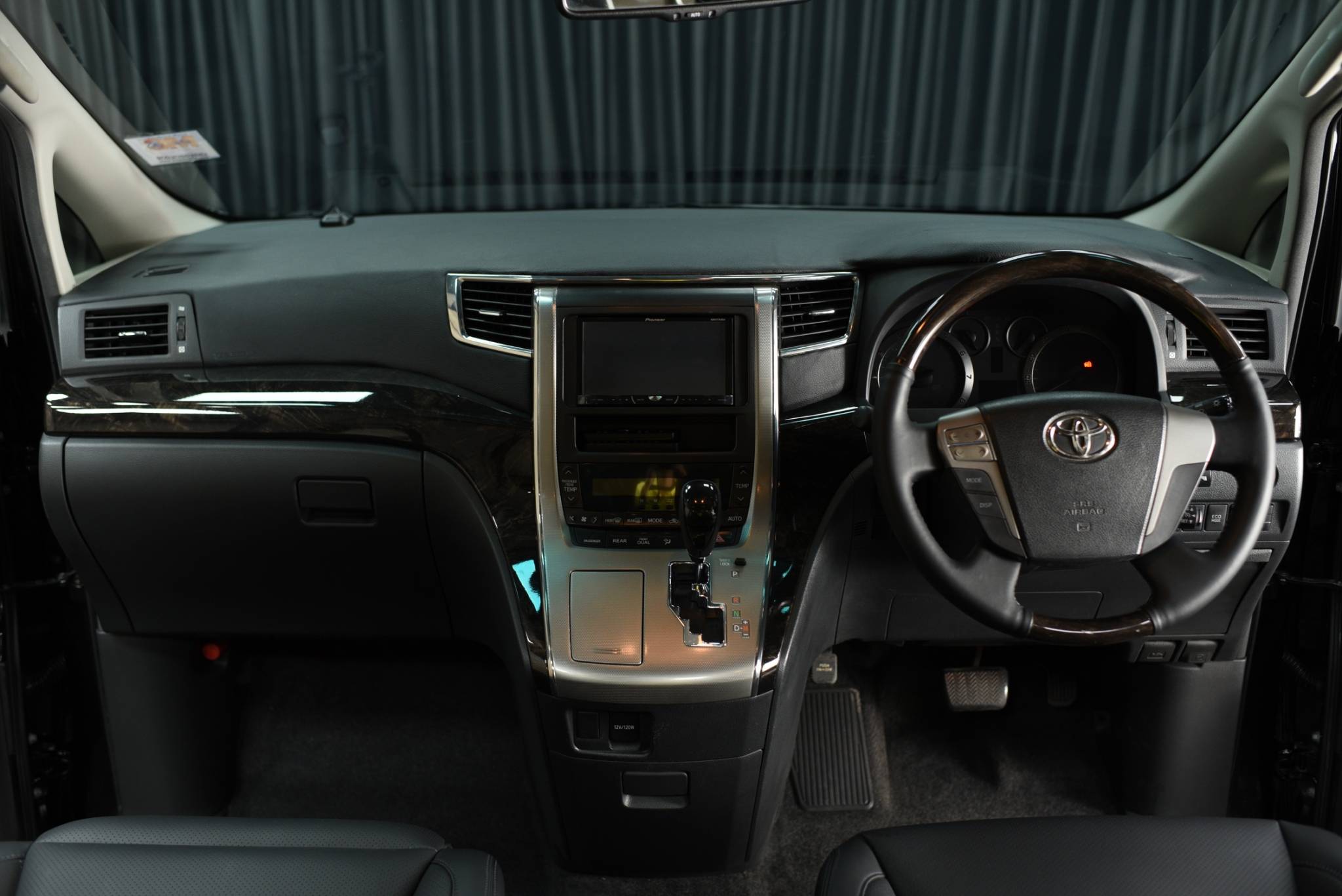 2014 Toyota Vellfire 2.4 ZG - Image 14