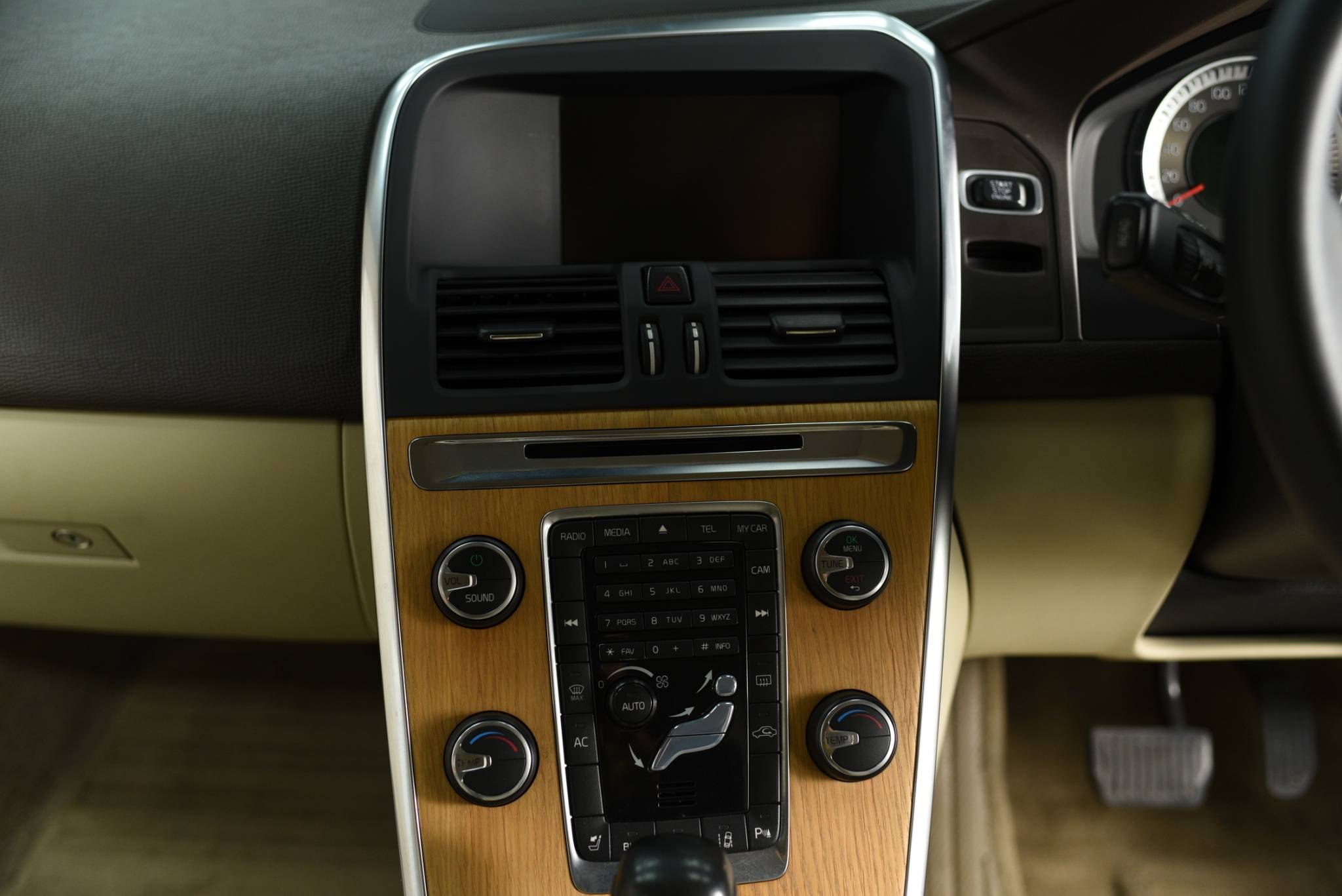 2013 Volvo Xc60 D3 - Image 14