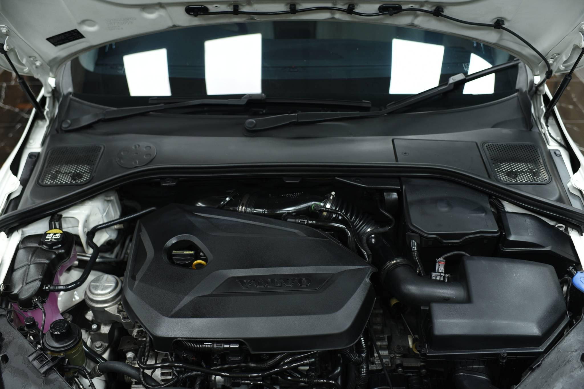 2013 Volvo V60 Drive S - Image 13