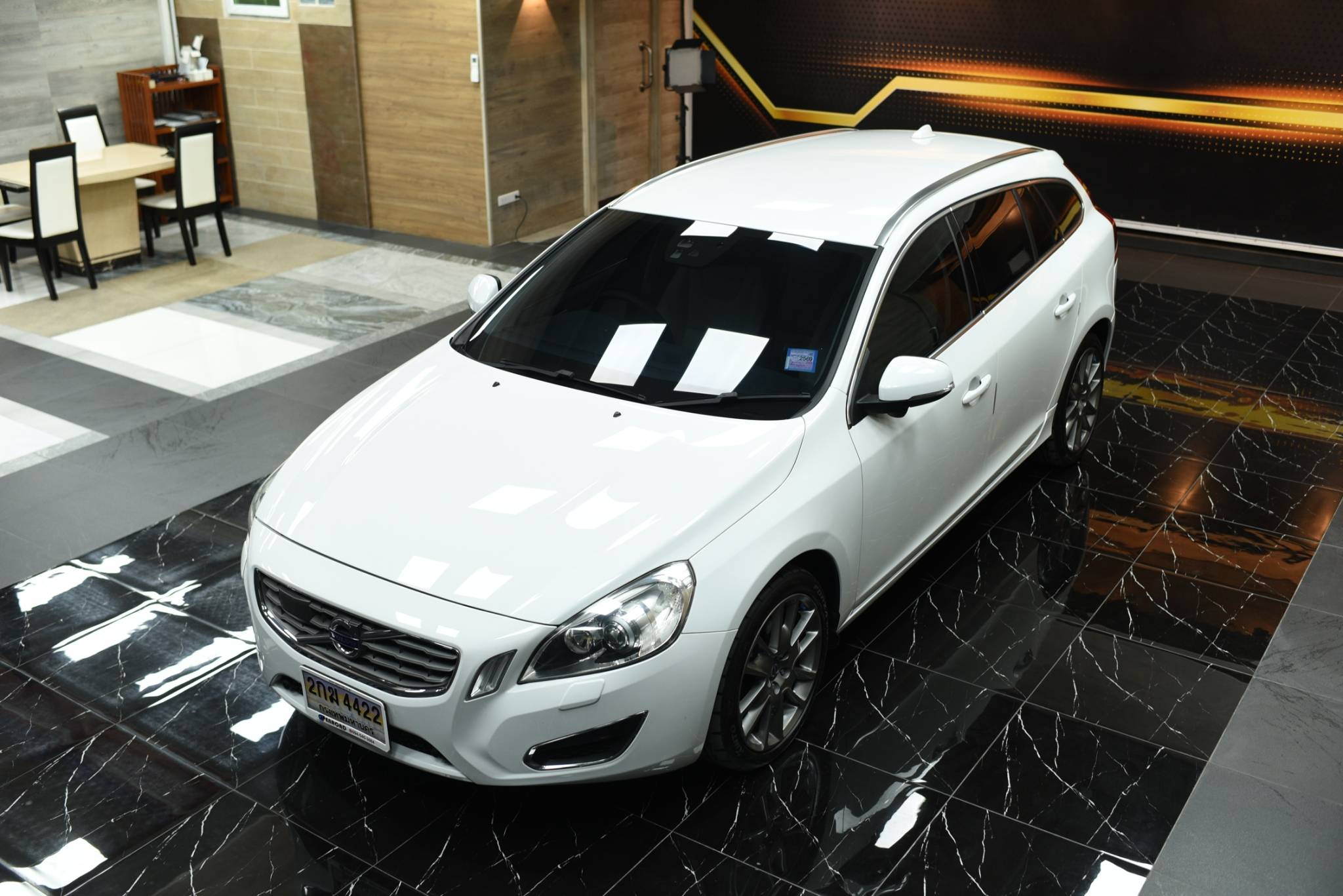 2013 Volvo V60 Drive S - Image 3