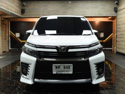 2015 Toyota Voxy 2.0 Mooroof