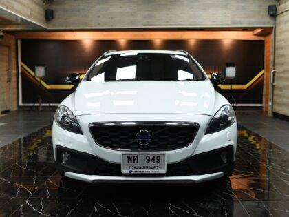 VOLVO V40 D4 Cross Country ปี 2016