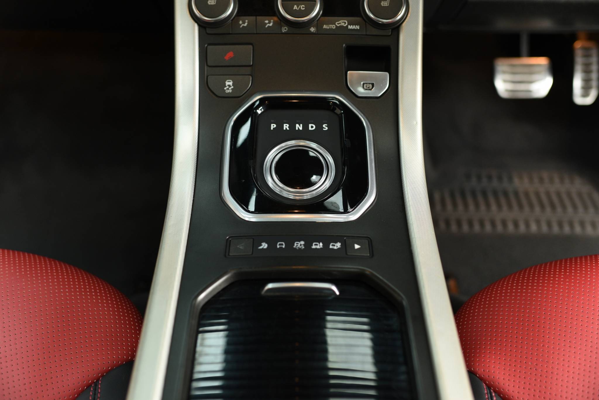 Range Rover Evoque 2.2 SD4 Dynamic ปี 2013 - Image 11