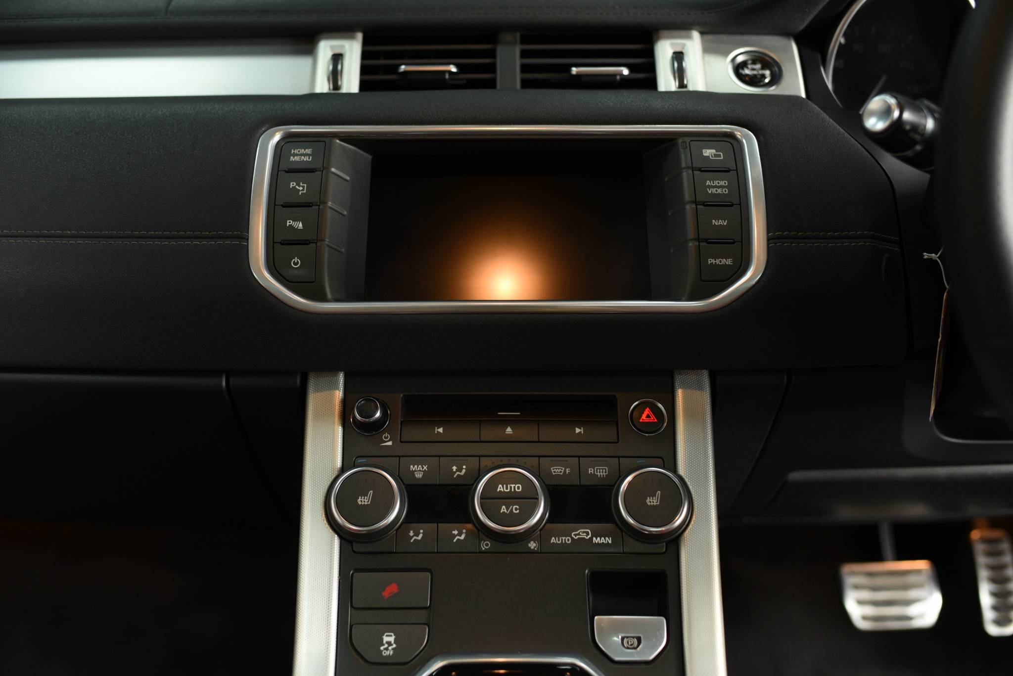 Range Rover Evoque 2.2 SD4 Dynamic ปี 2013 - Image 12