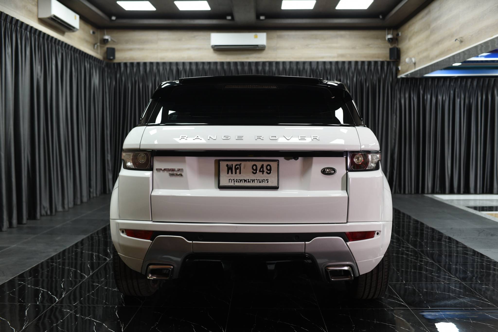 Range Rover Evoque 2.2 SD4 Dynamic ปี 2013 - Image 4