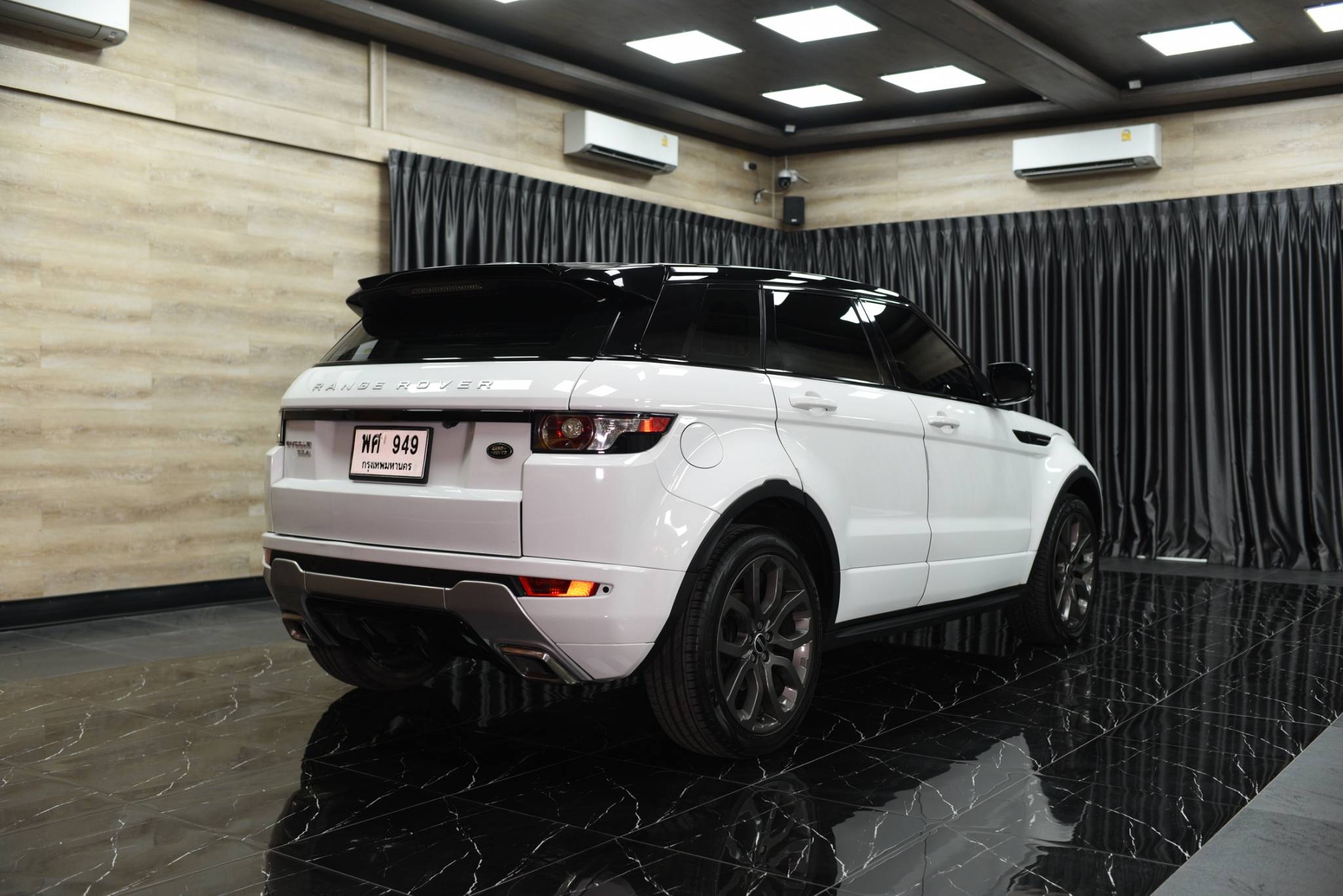 Range Rover Evoque 2.2 SD4 Dynamic ปี 2013 - Image 5