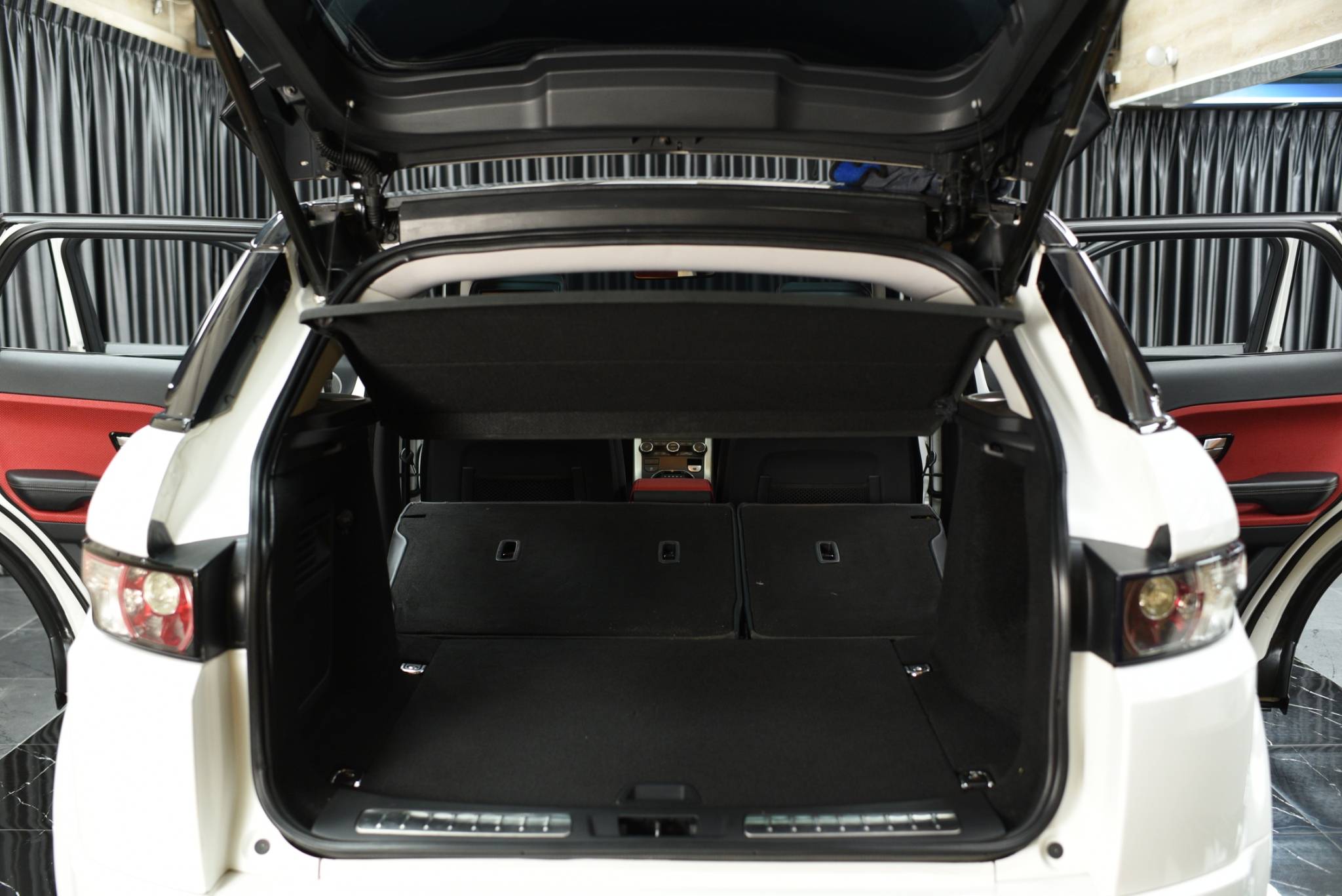 Range Rover Evoque 2.2 SD4 Dynamic ปี 2013 - Image 6