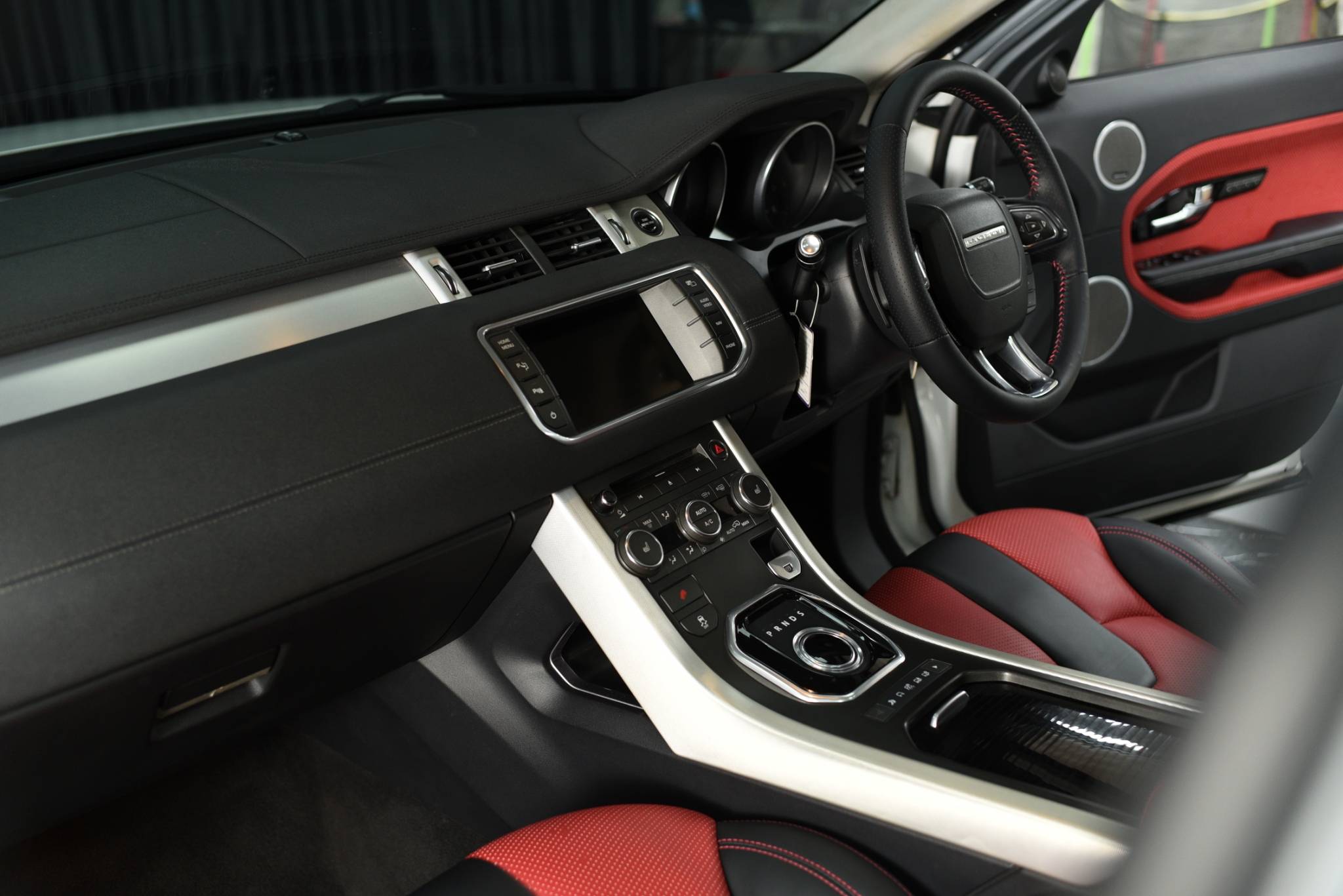 Range Rover Evoque 2.2 SD4 Dynamic ปี 2013 - Image 7
