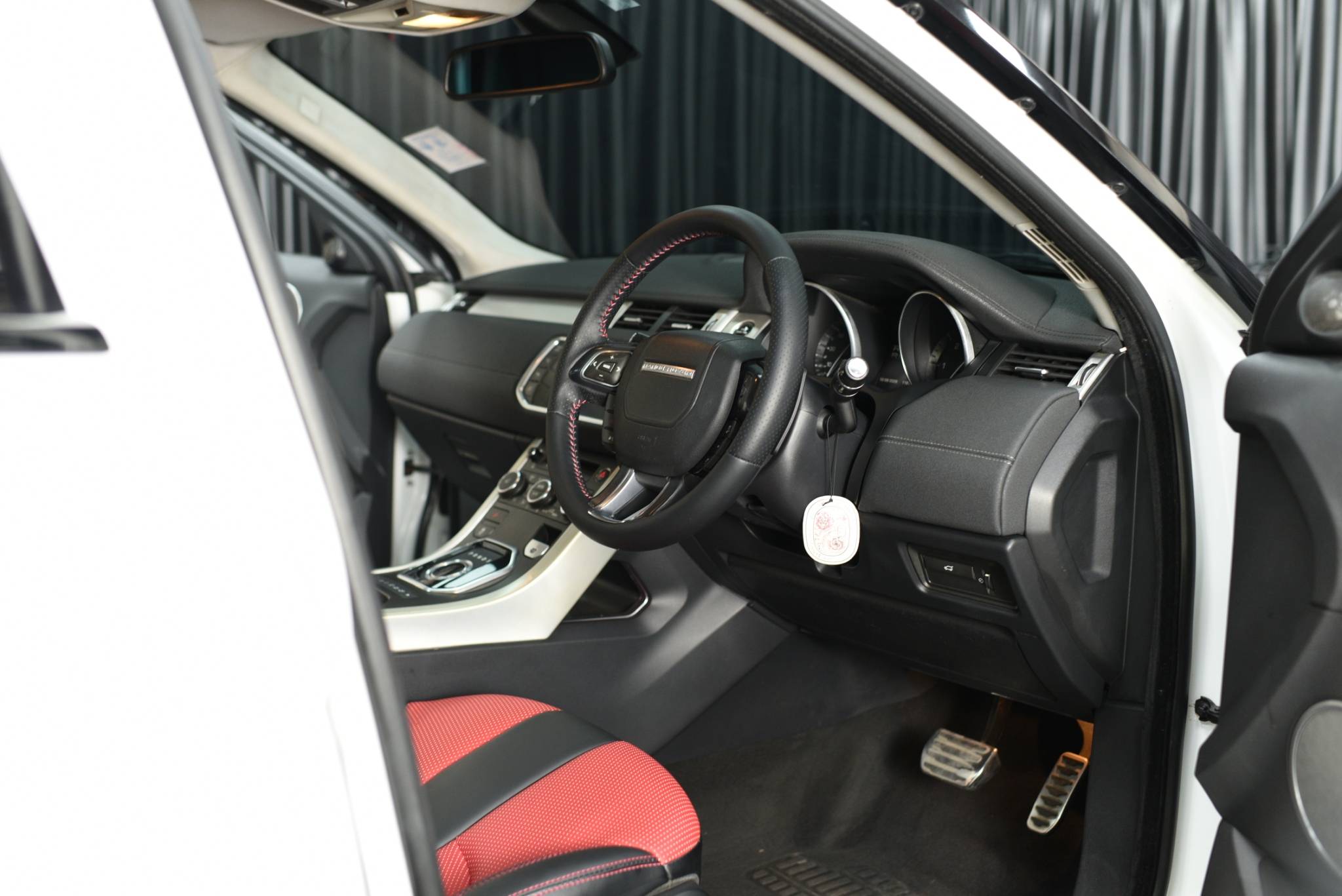 Range Rover Evoque 2.2 SD4 Dynamic ปี 2013 - Image 10