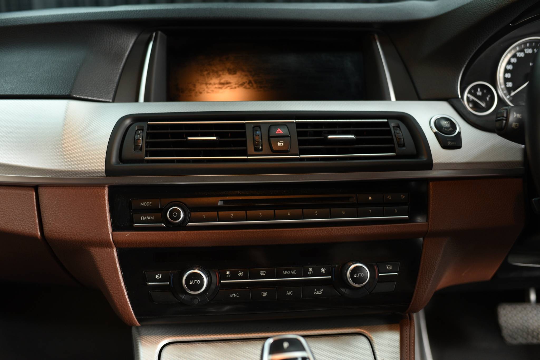 BMW 528i M SPORT LCi ปี 2016 - Image 9