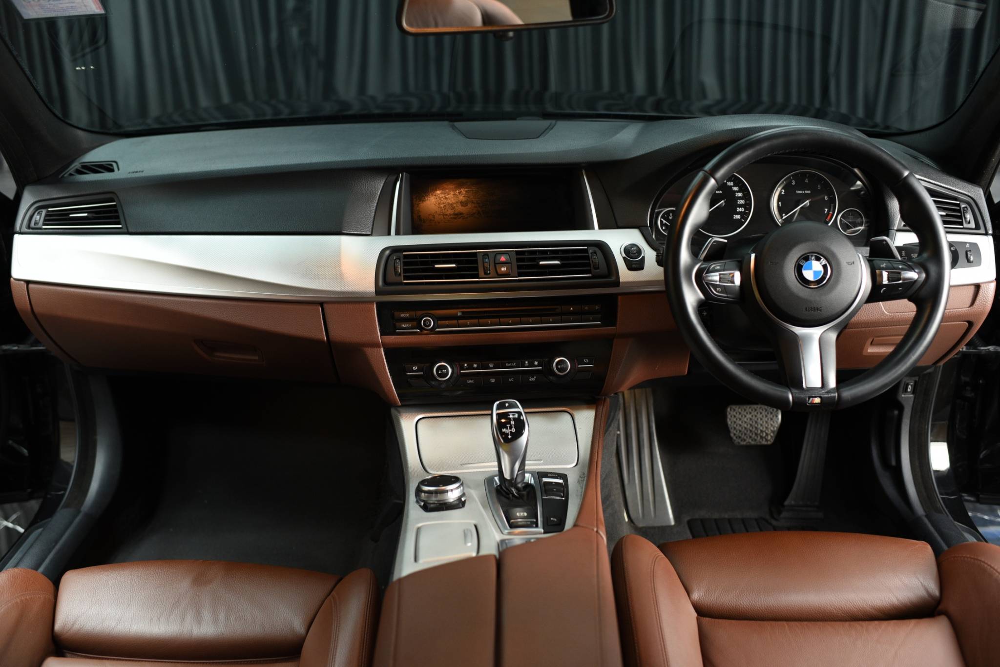 BMW 528i M SPORT LCi ปี 2016 - Image 10