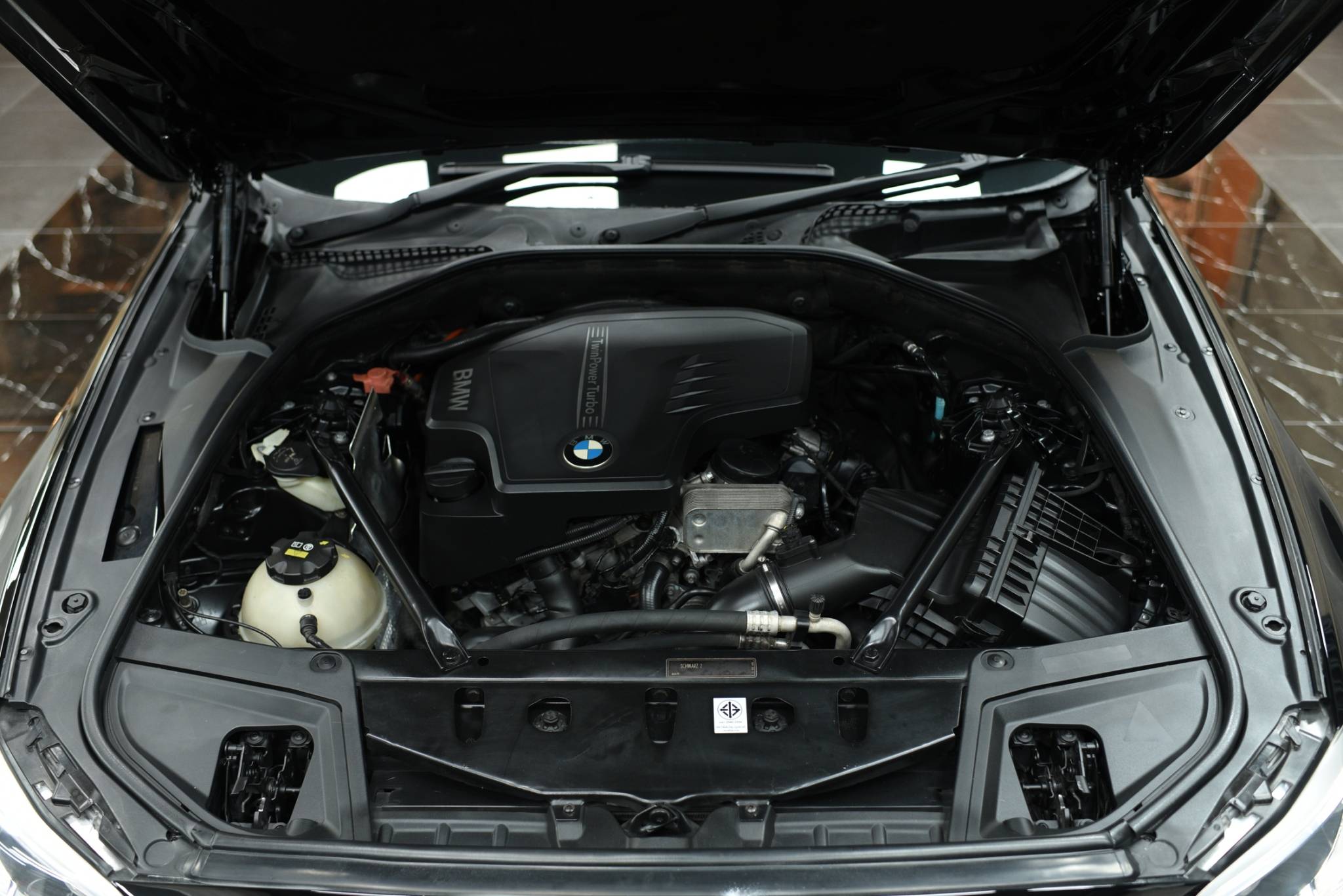 BMW 528i M SPORT LCi ปี 2016 - Image 11