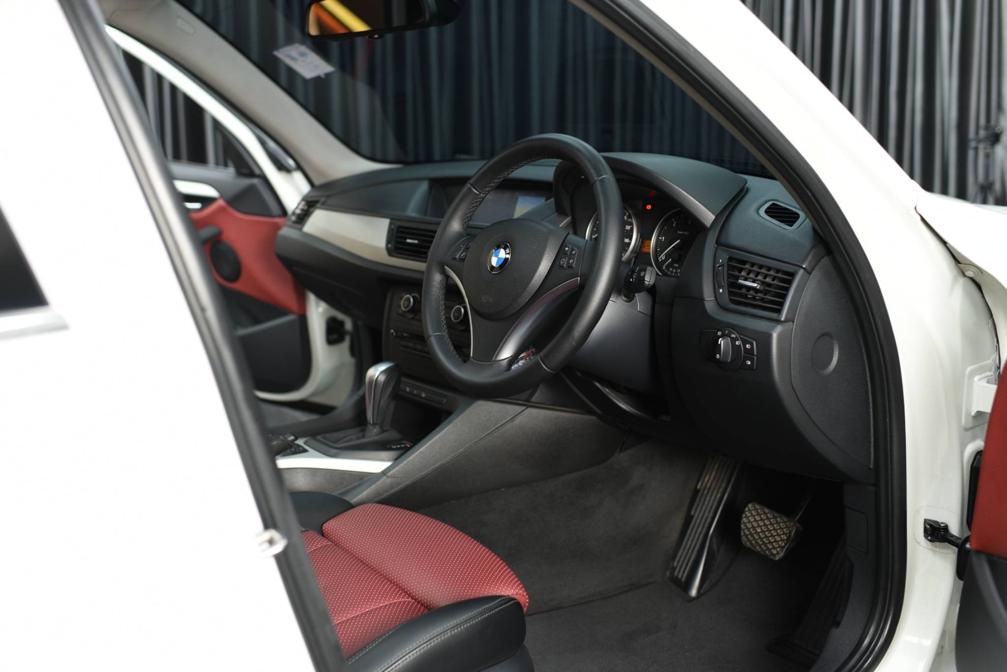 BMW X1 xDrive23d ปี 2011 ดีเซล ขับ4 หลังคาแก้ว ออฟชั่นแน่น - Image 11