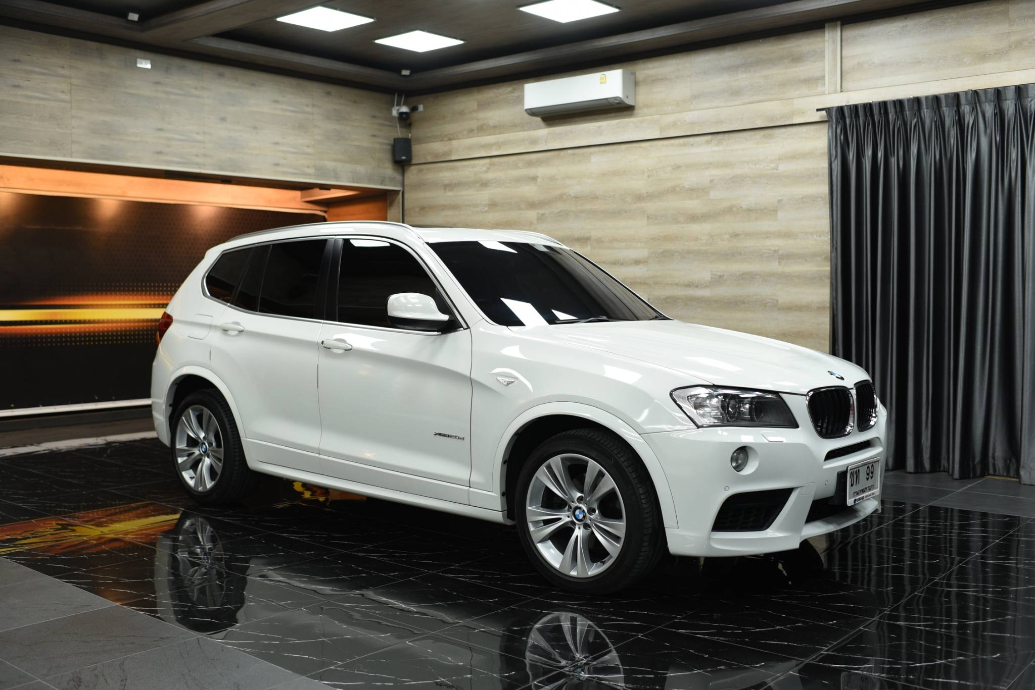 BMW X3 20d ปี 2011 MSPORT หลังคาแก้ว - Image 2