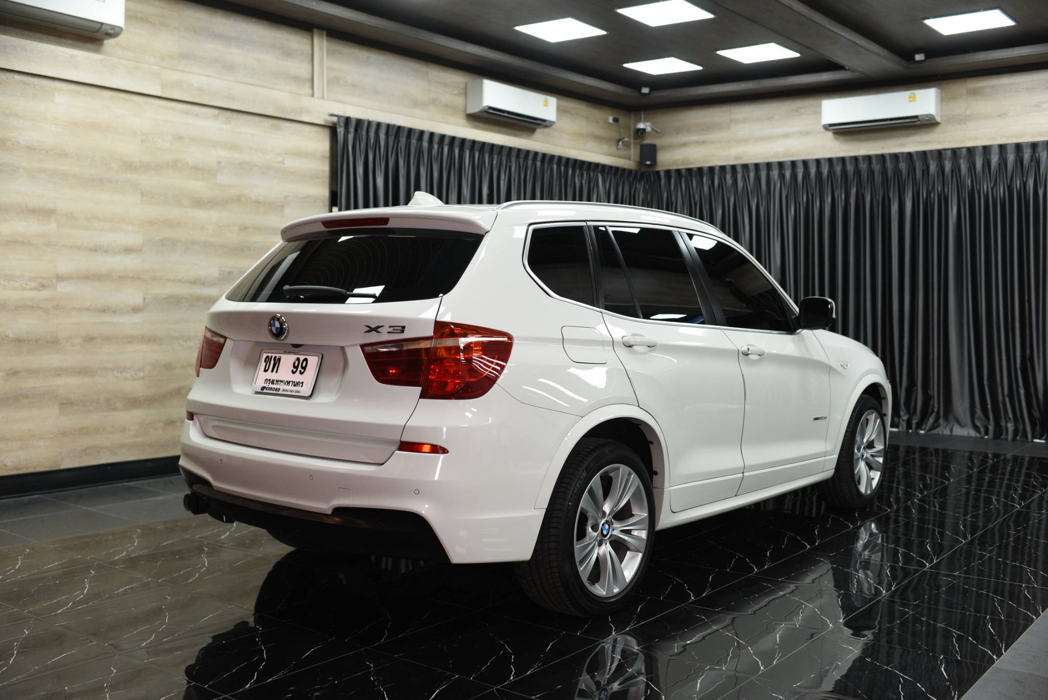 BMW X3 20d ปี 2011 MSPORT หลังคาแก้ว - Image 4
