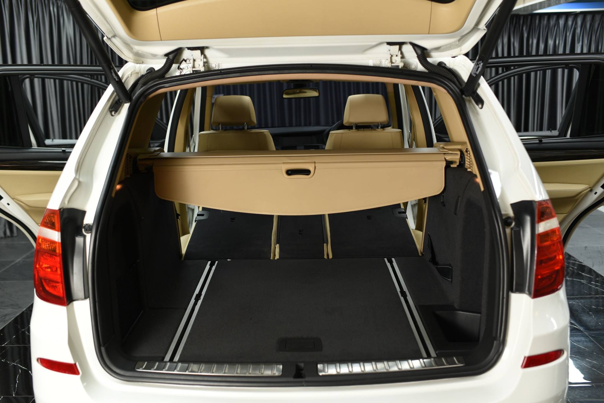 BMW X3 20d ปี 2011 MSPORT หลังคาแก้ว - Image 7