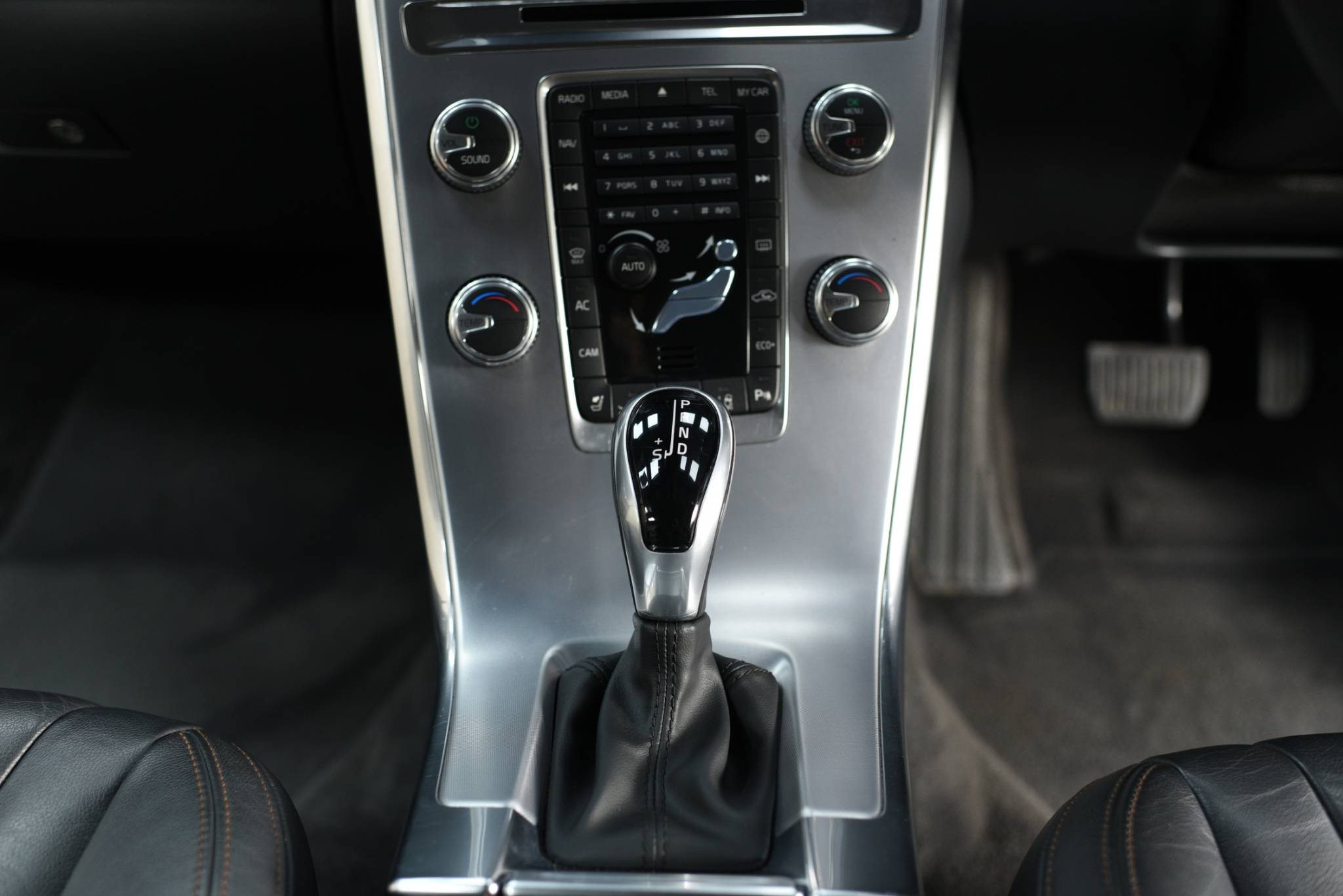 Volvo XC60 D4 2019 Dynamic - Image 10