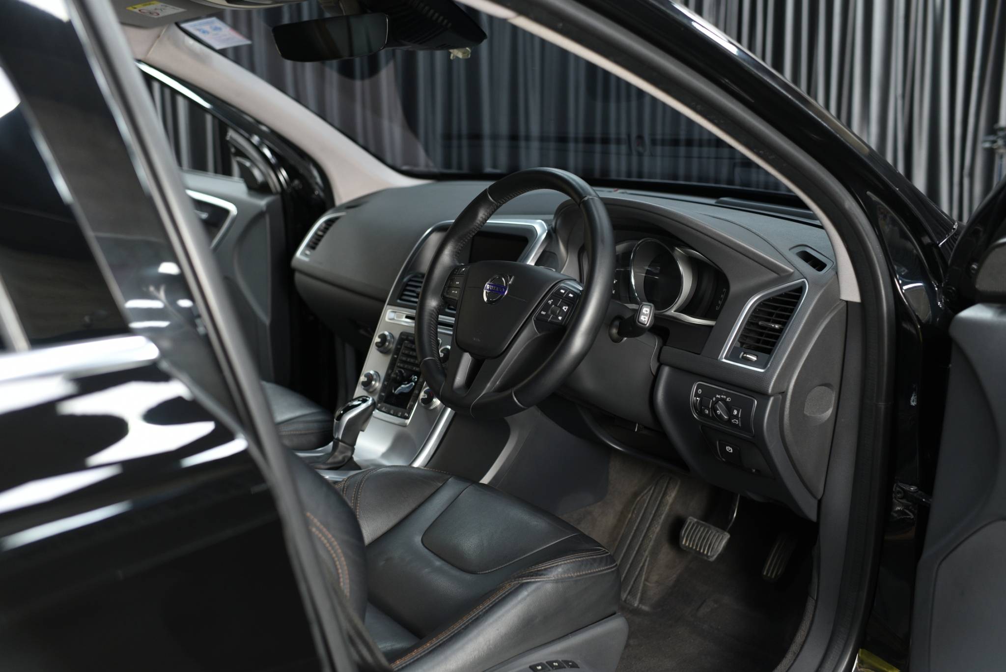 Volvo XC60 D4 2019 Dynamic - Image 9