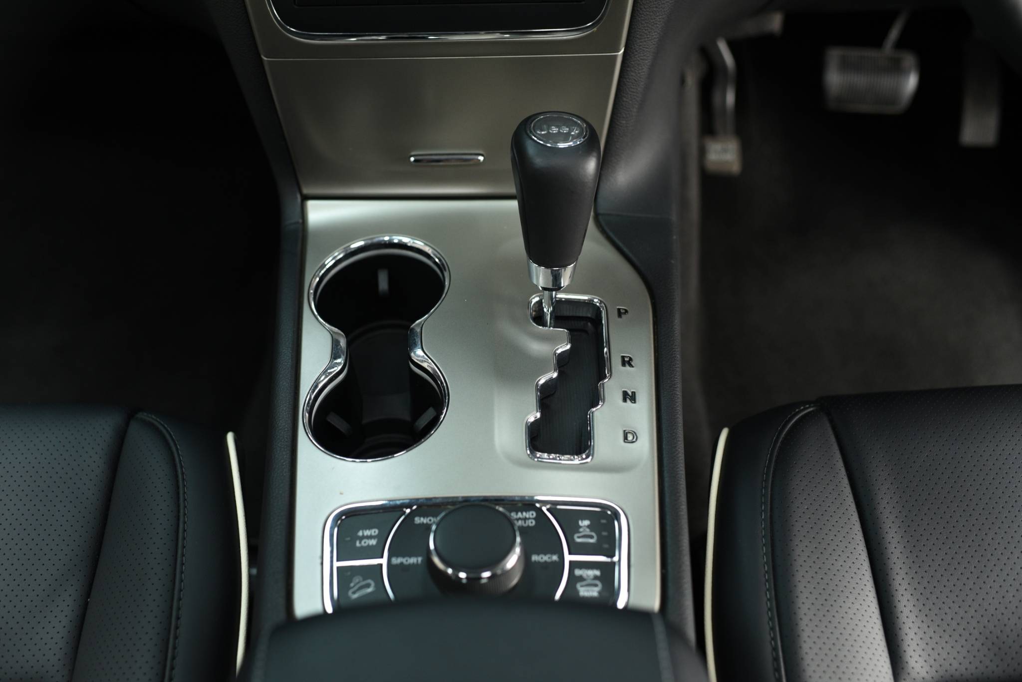 JEEP GRAND CHEROKEE 3.0 ปี 2013 ดีเซล V6 DIESEL OVERLAND - Image 12