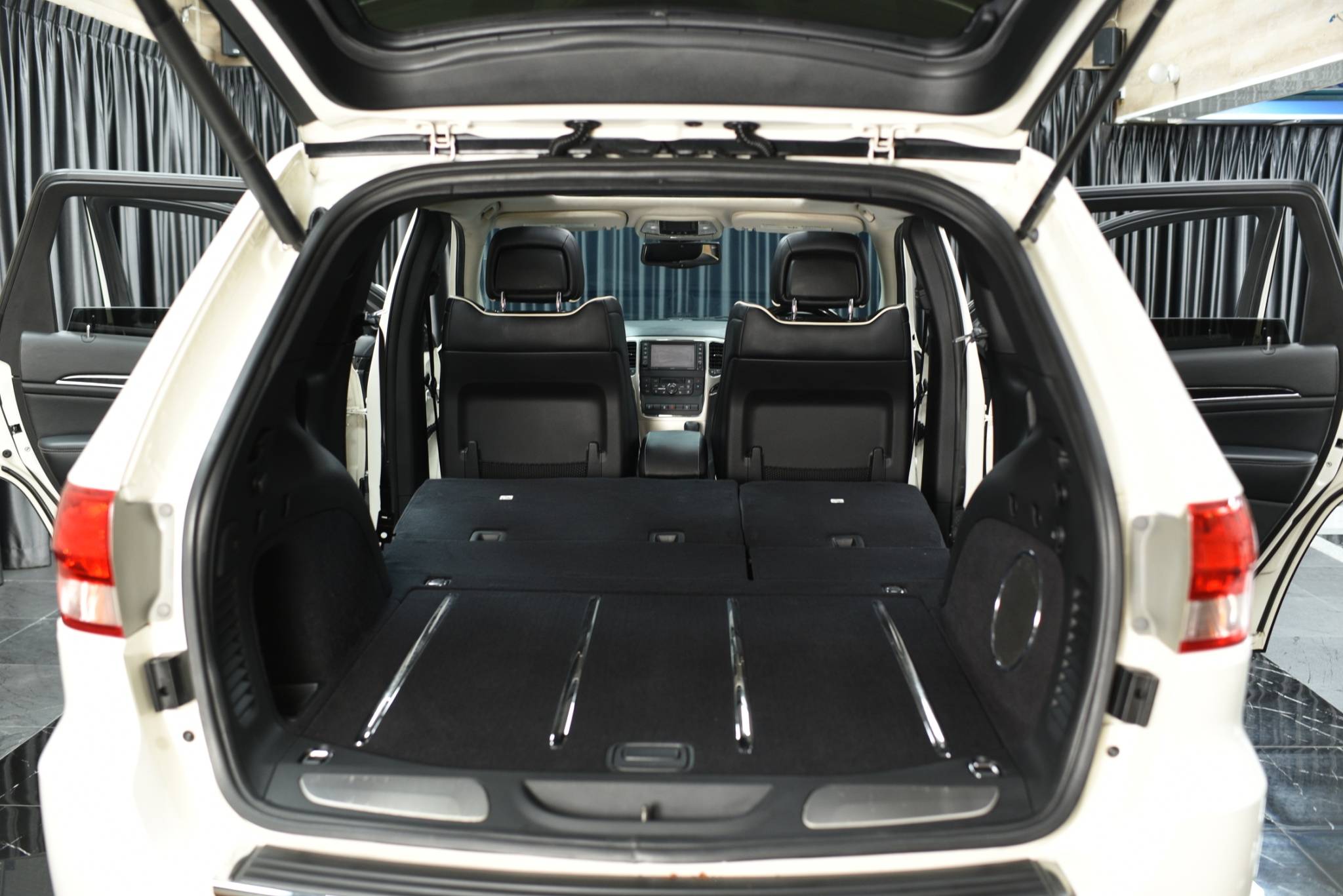 JEEP GRAND CHEROKEE 3.0 ปี 2013 ดีเซล V6 DIESEL OVERLAND - Image 15