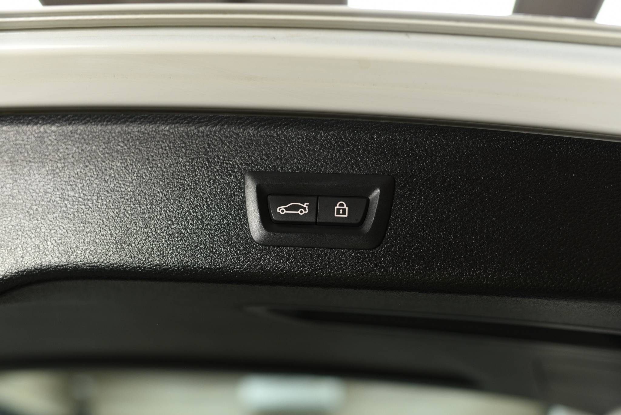 BMW X3 xDrive20d Highline 2.0d (โฉม F25) ปี 2014 - Image 11