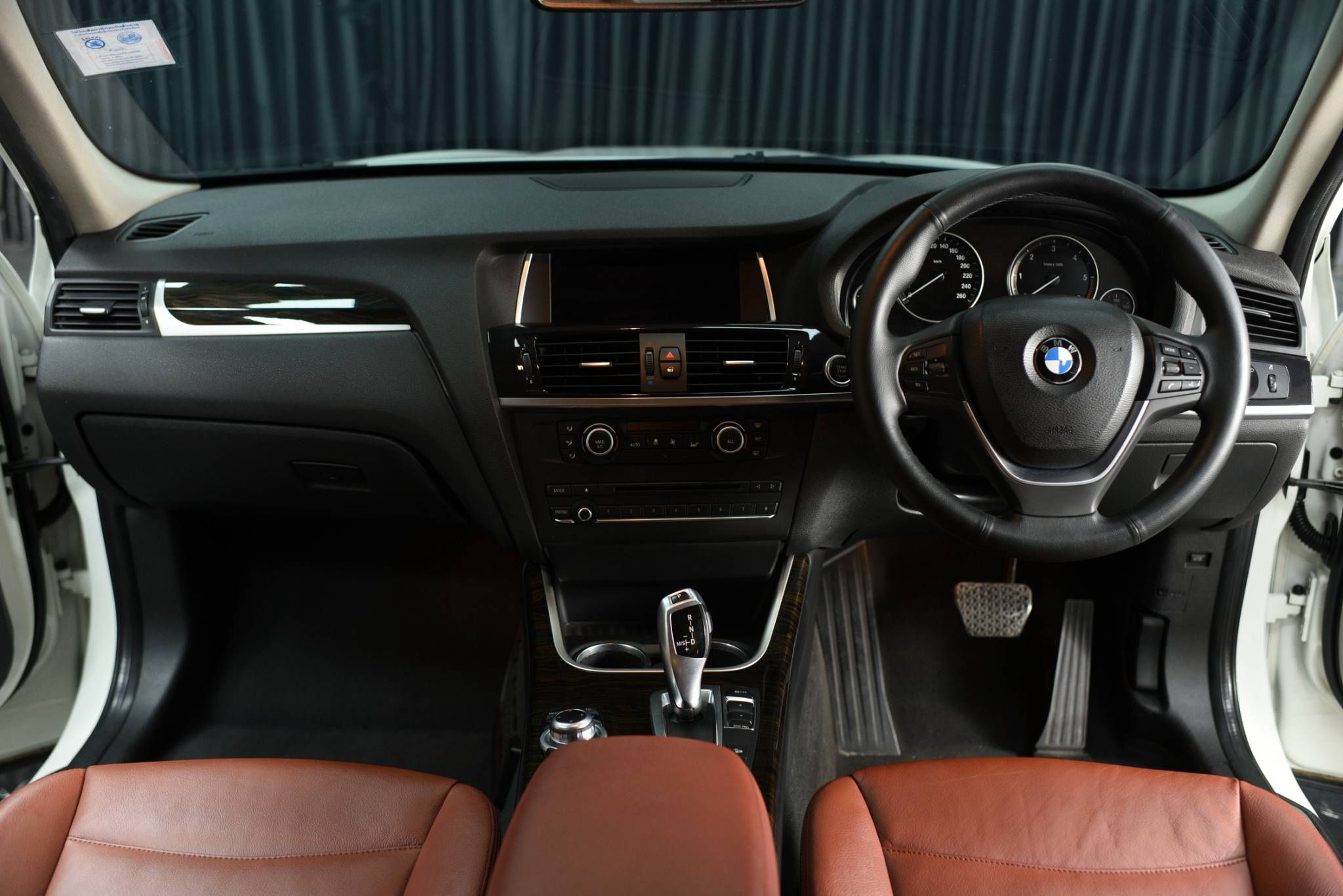 BMW X3 xDrive20d Highline 2.0d (โฉม F25) ปี 2014 - Image 9