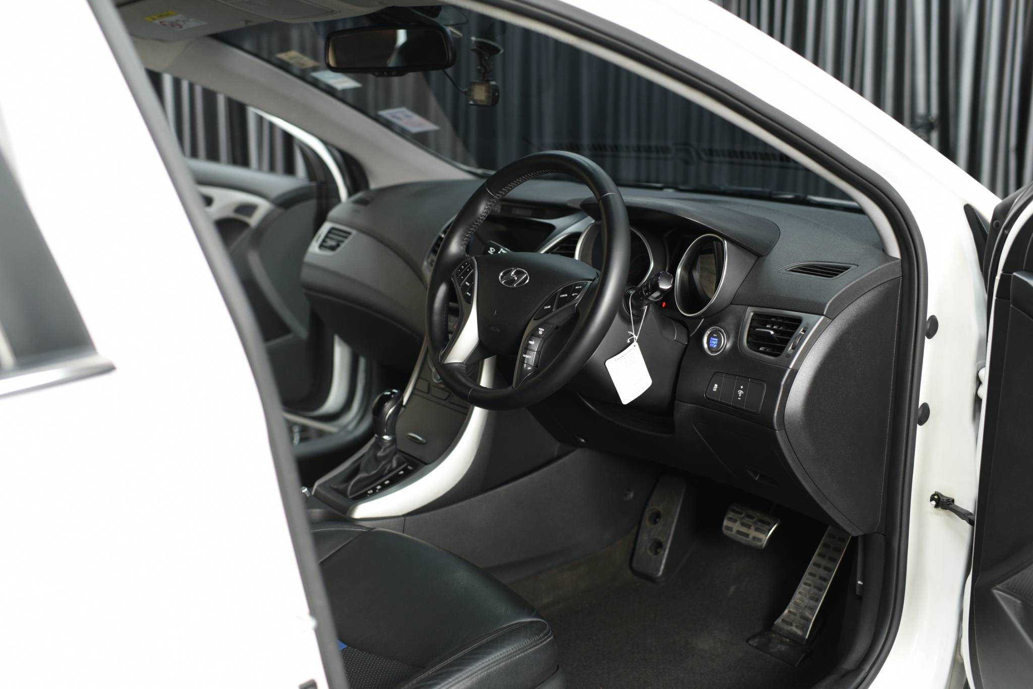 Hyundai Elantra 1.8 ES ปี 2016 - Image 11