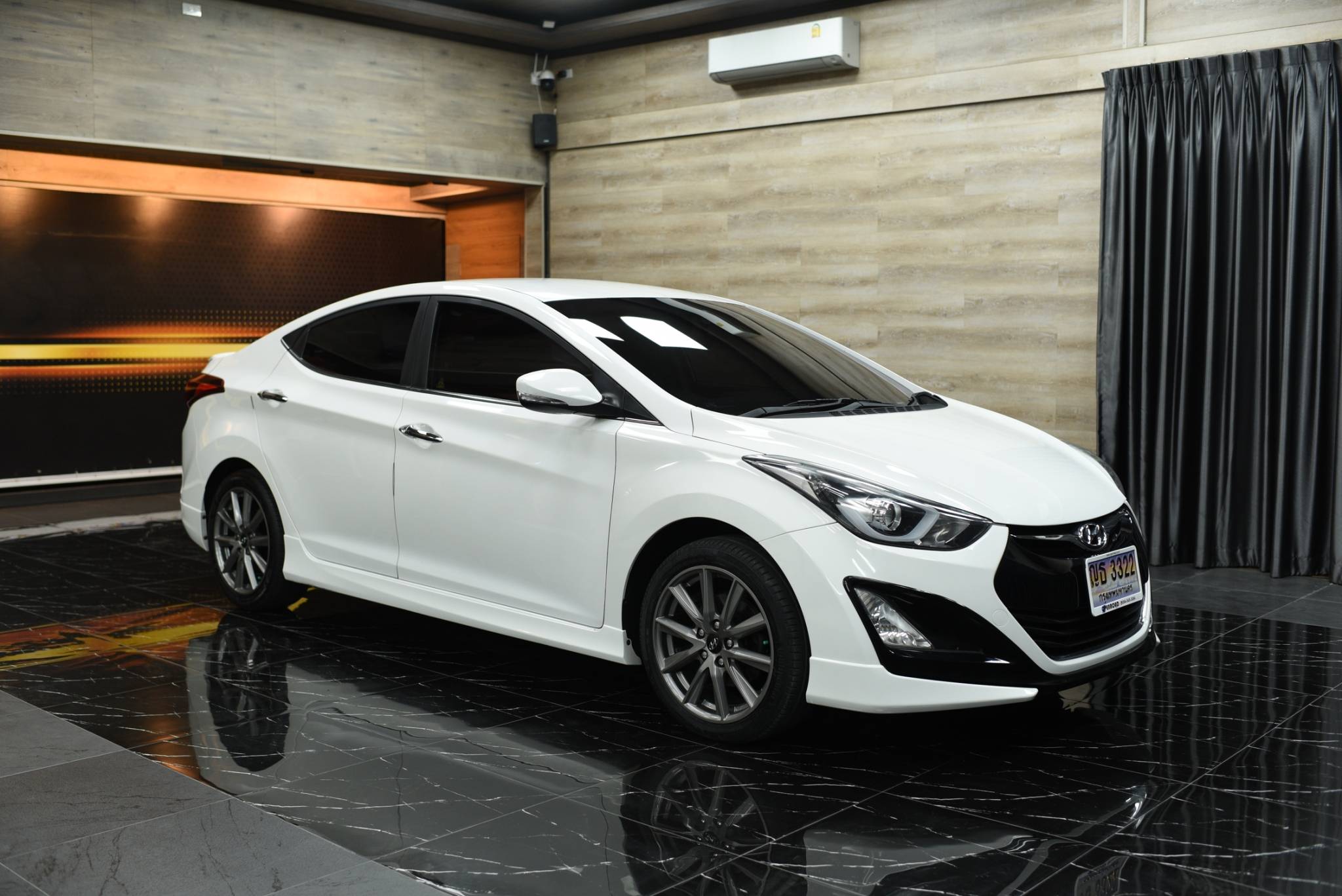 Hyundai Elantra 1.8 ES ปี 2016 - Image 2