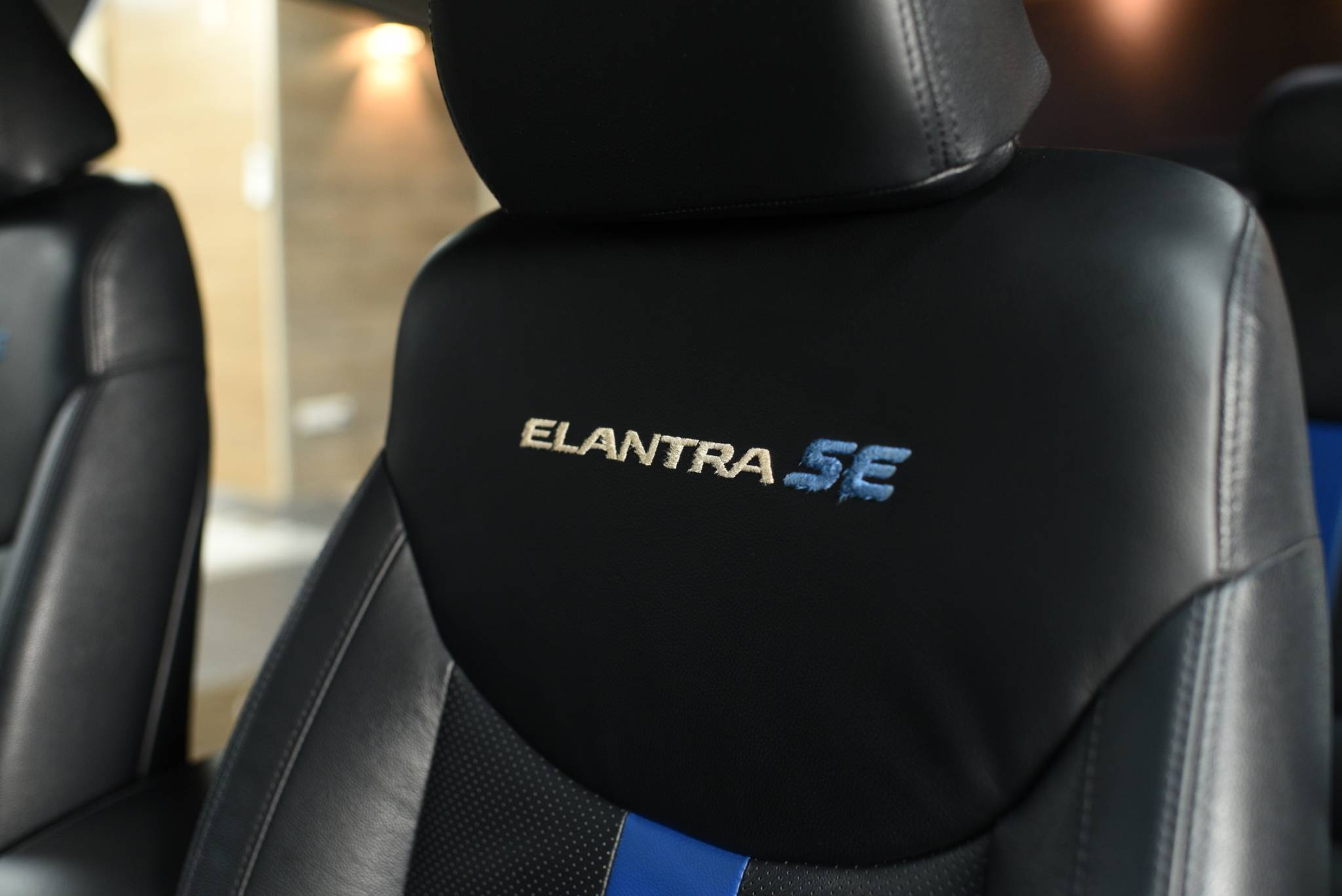 Hyundai Elantra 1.8 ES ปี 2016 - Image 8