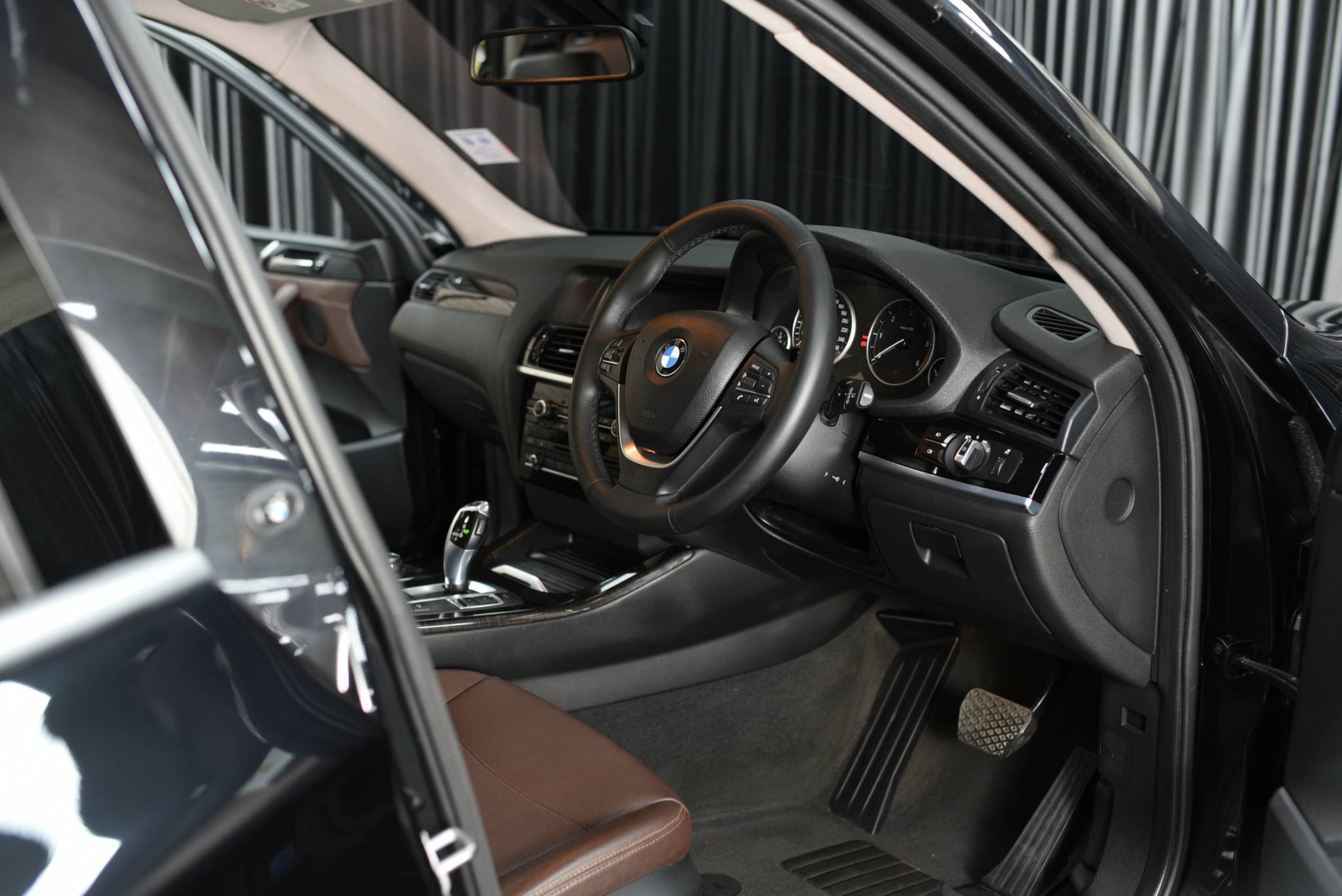 BMW X3 xDrive20d LCI ปี 2015 รุ่นTop Highline - Image 9
