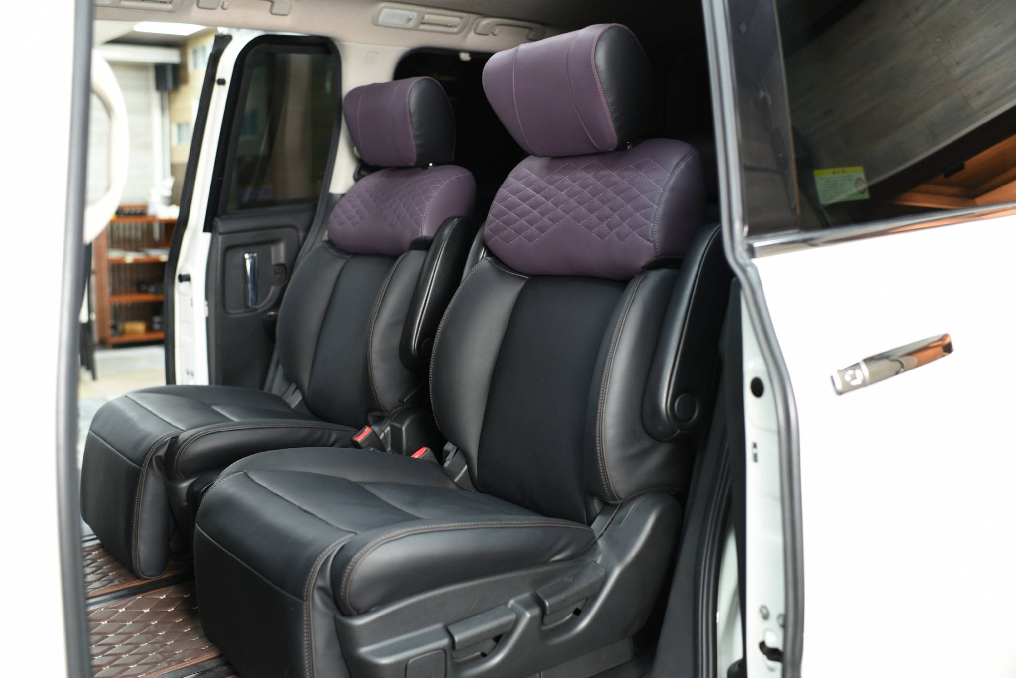 NISSAN ELGRAND 2.5 HIGHWAY STAR ปี 2014 - Image 9