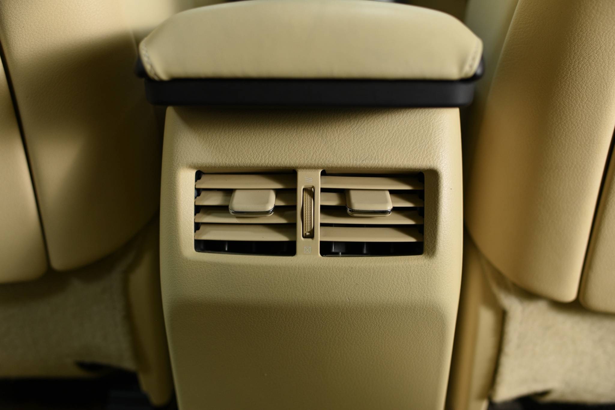 Lexus RX 270 Premium ปี 2012 - Image 6