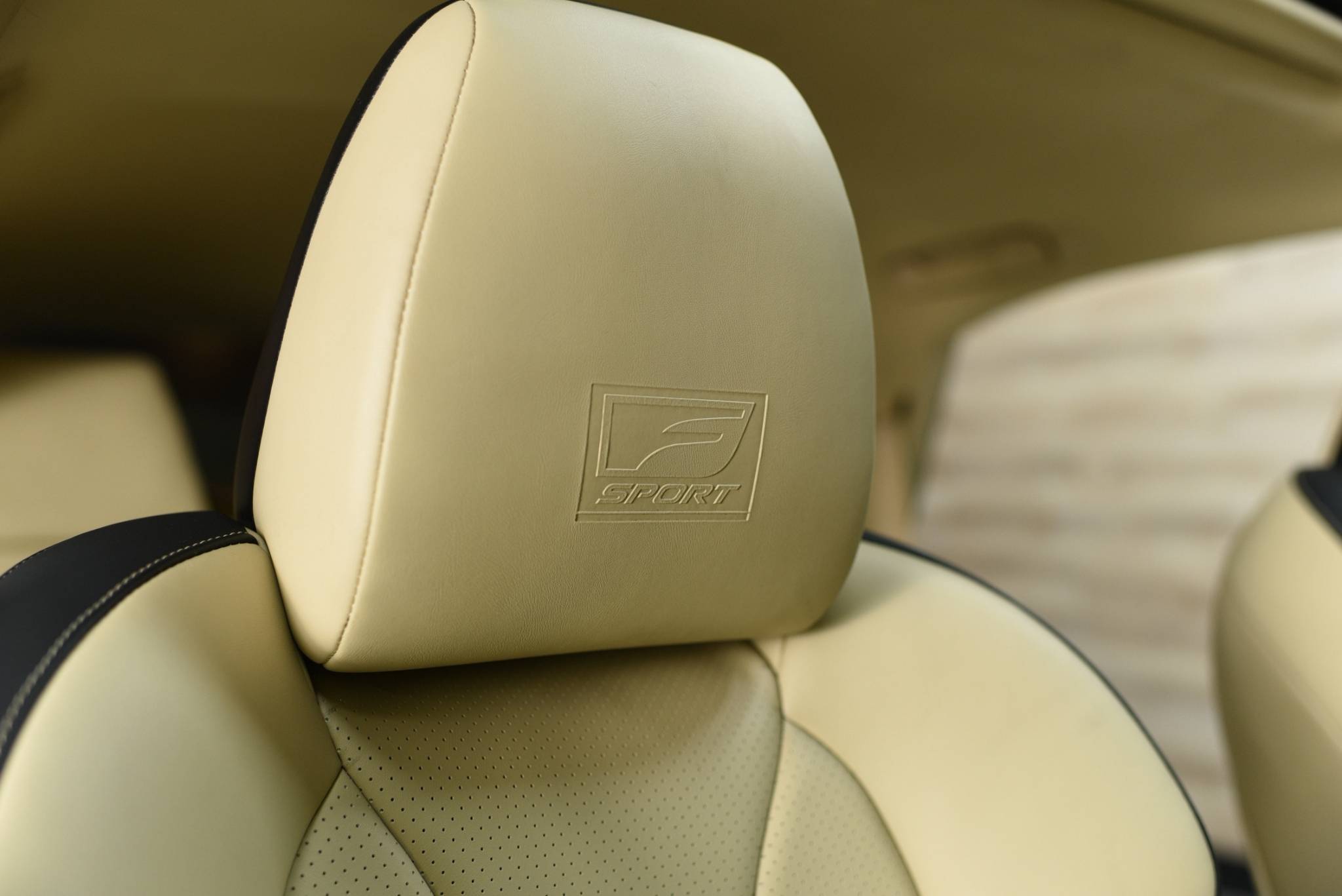 Lexus RX 270 Premium ปี 2012 - Image 7