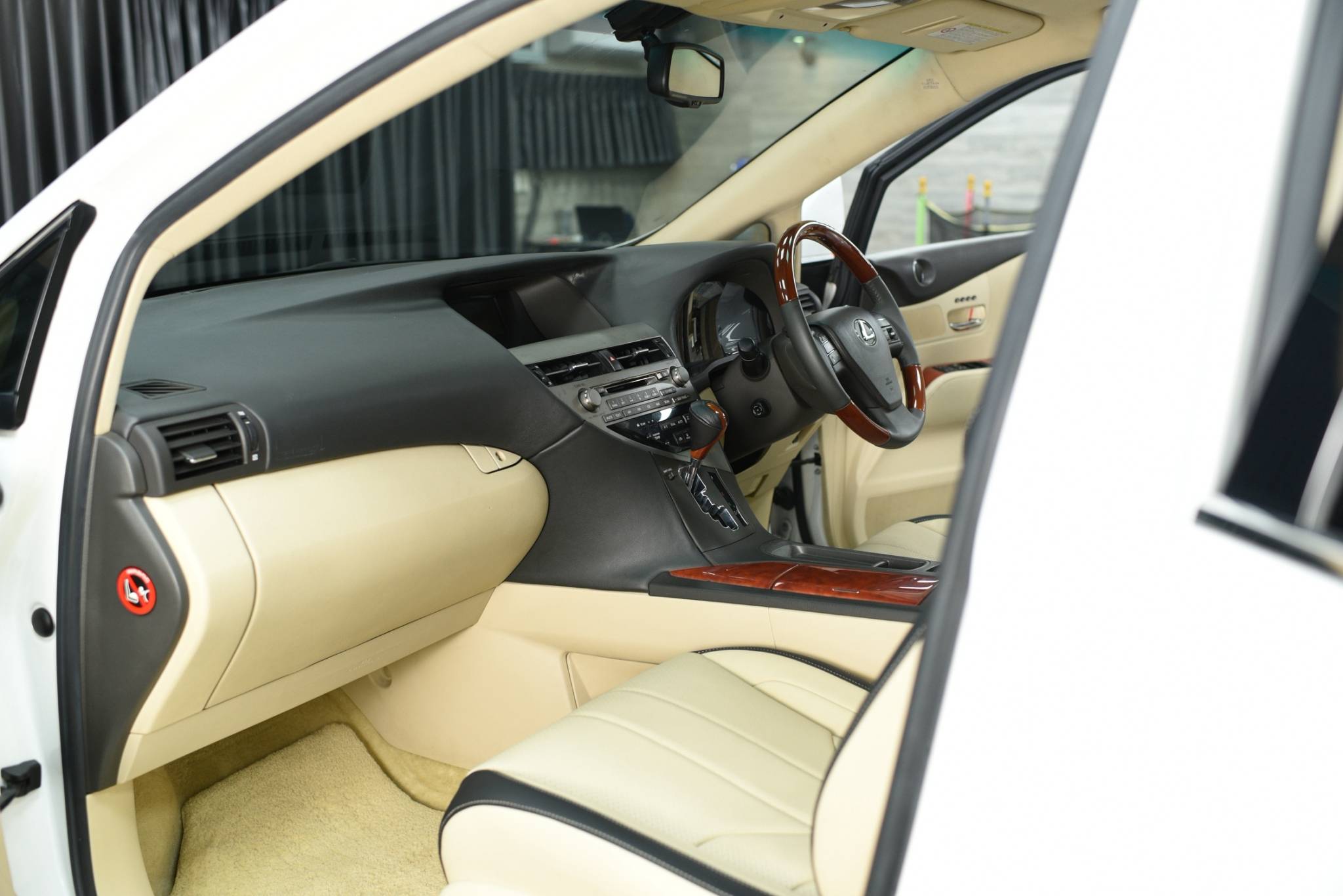 Lexus RX 270 Premium ปี 2012 - Image 8