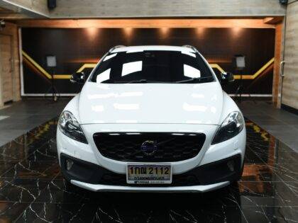 Volvo V40 D4 ปี 2016