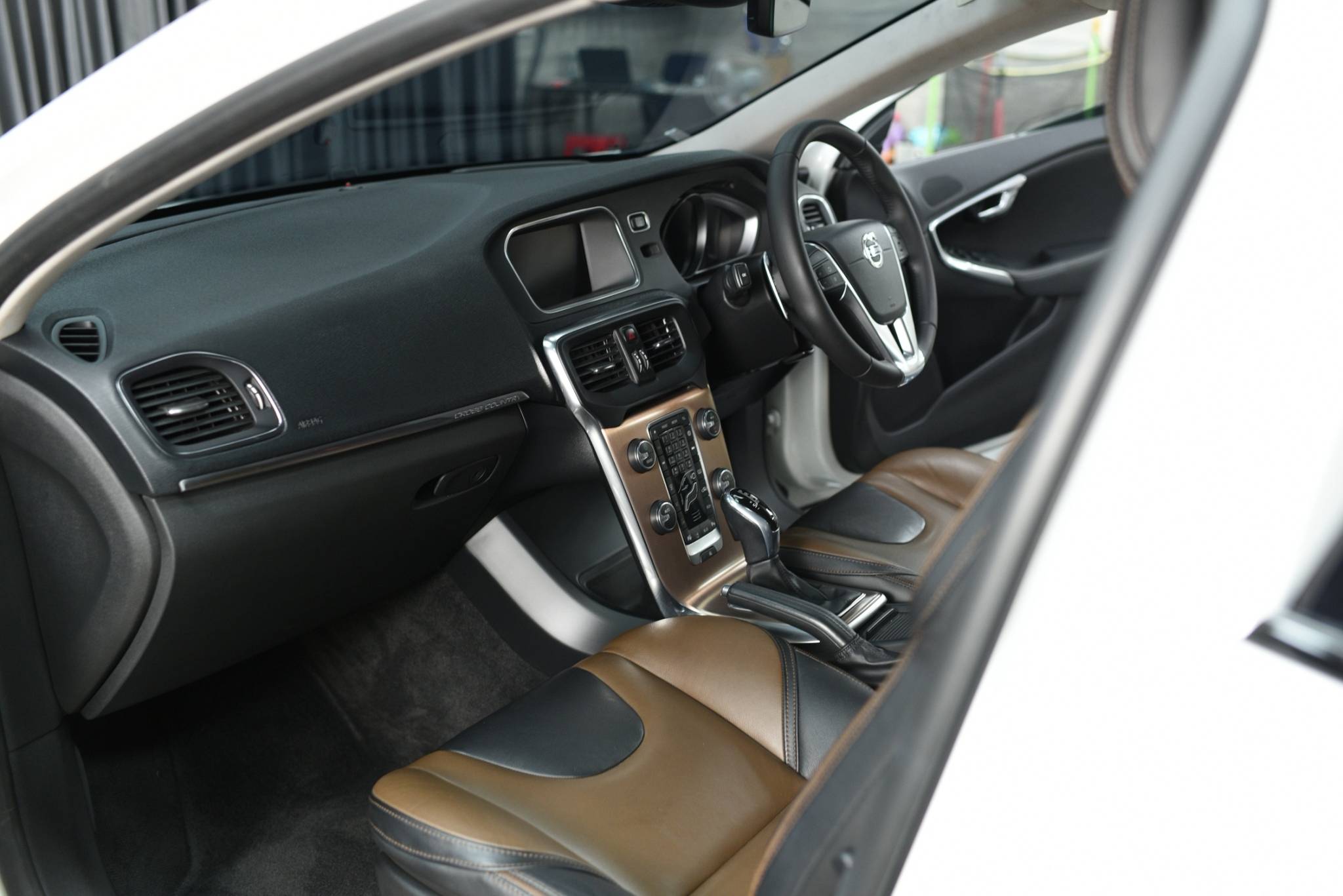 Volvo V40 D4 ปี 2016 - Image 6