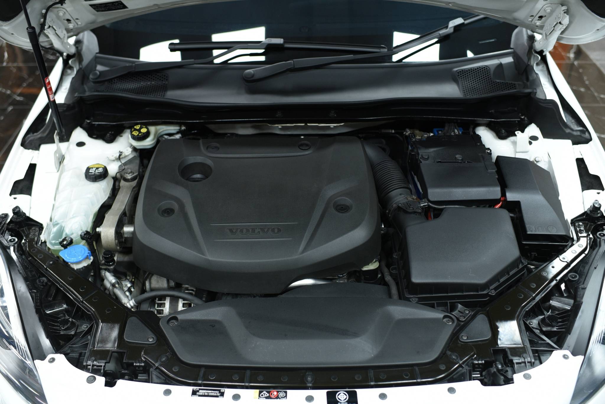Volvo V40 D4 ปี 2016 - Image 9
