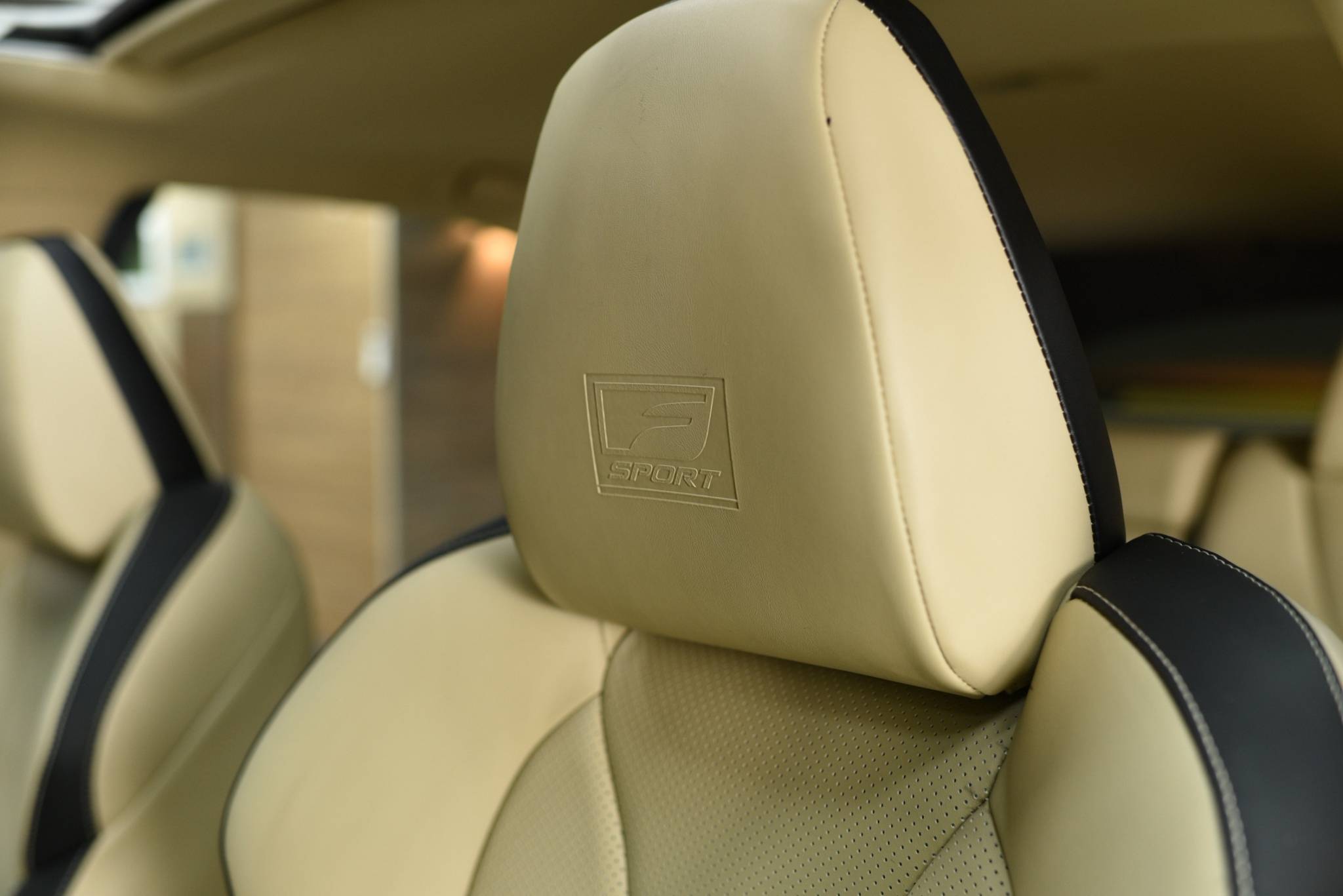 Lexus RX270 Moonroof ปี 2012 - Image 11