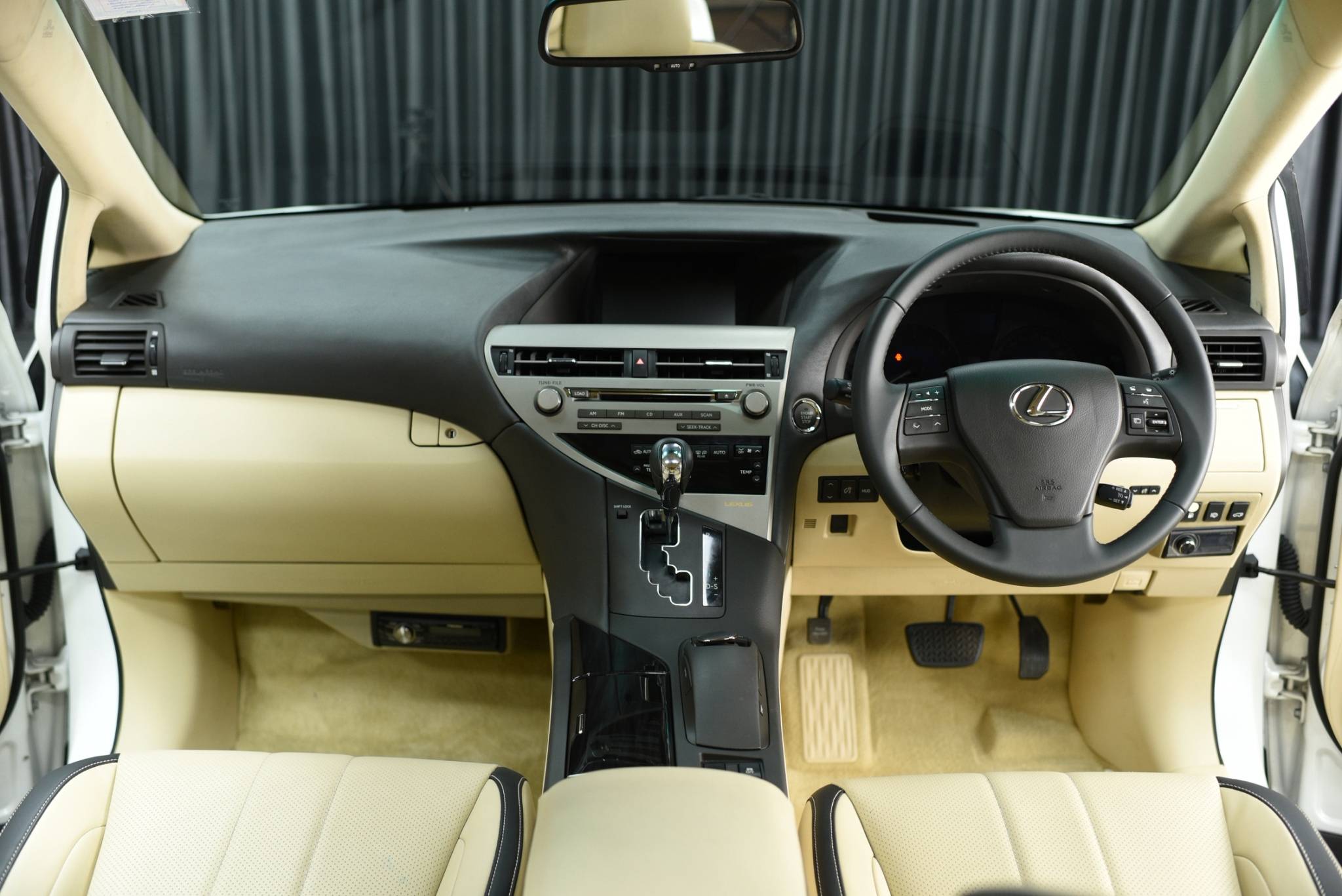 Lexus RX270 Moonroof ปี 2012 - Image 7